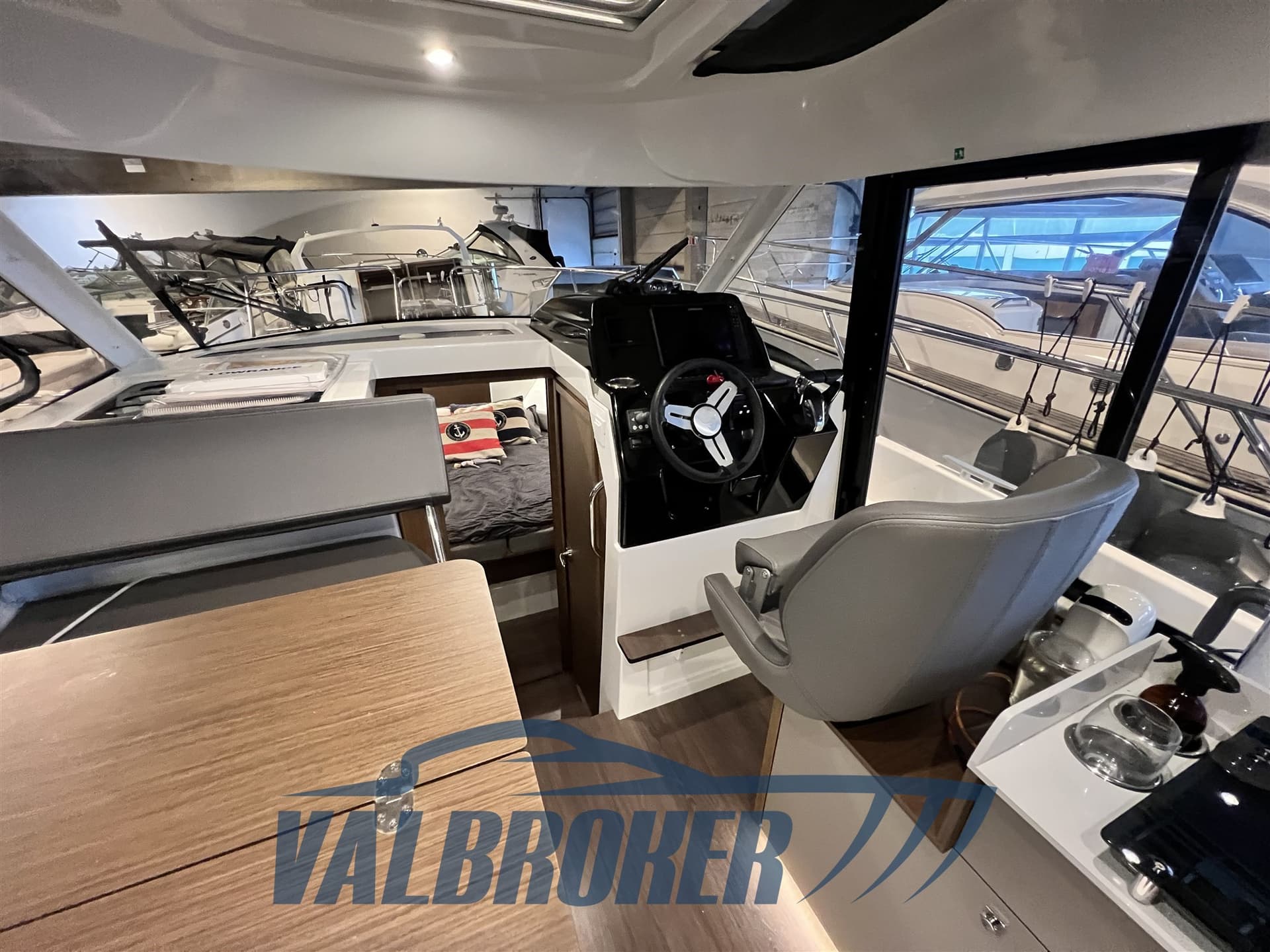 Beneteau Antares 9 d'occasion - image hero 31