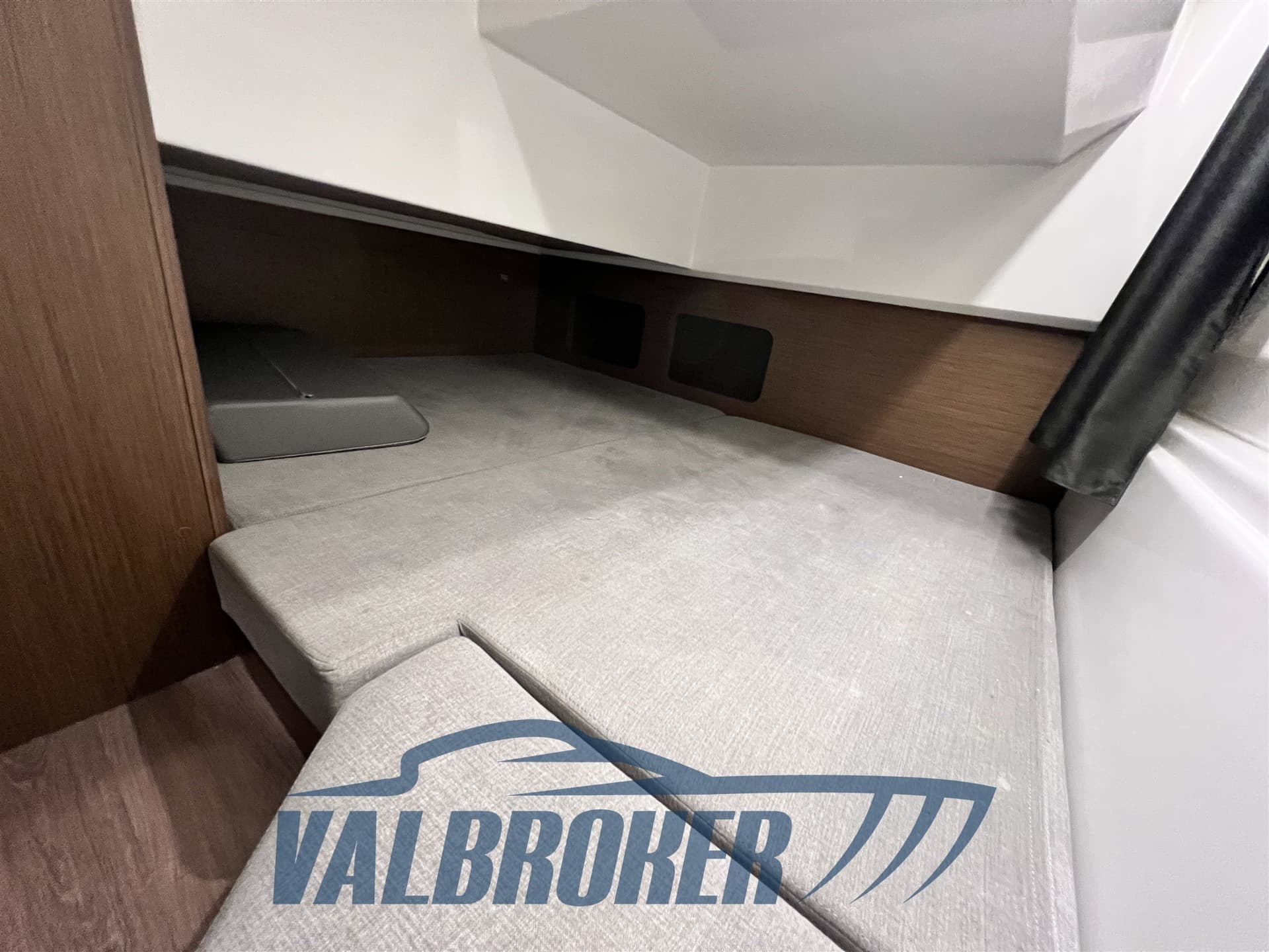 Beneteau Antares 9 d'occasion - image hero 18