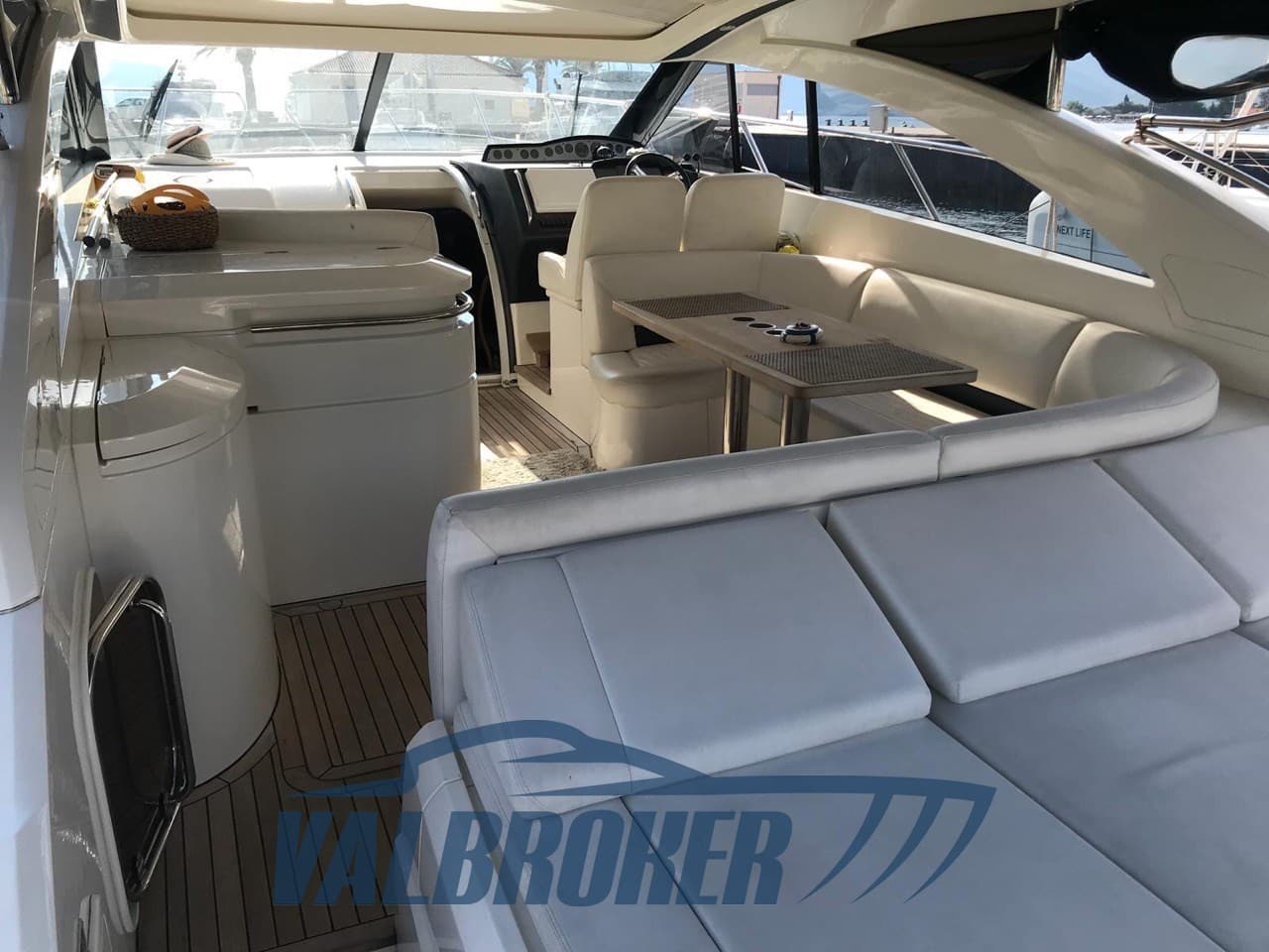 Princess Yachts V 45 - Interior View Princess Yachts V 45 - Interior View