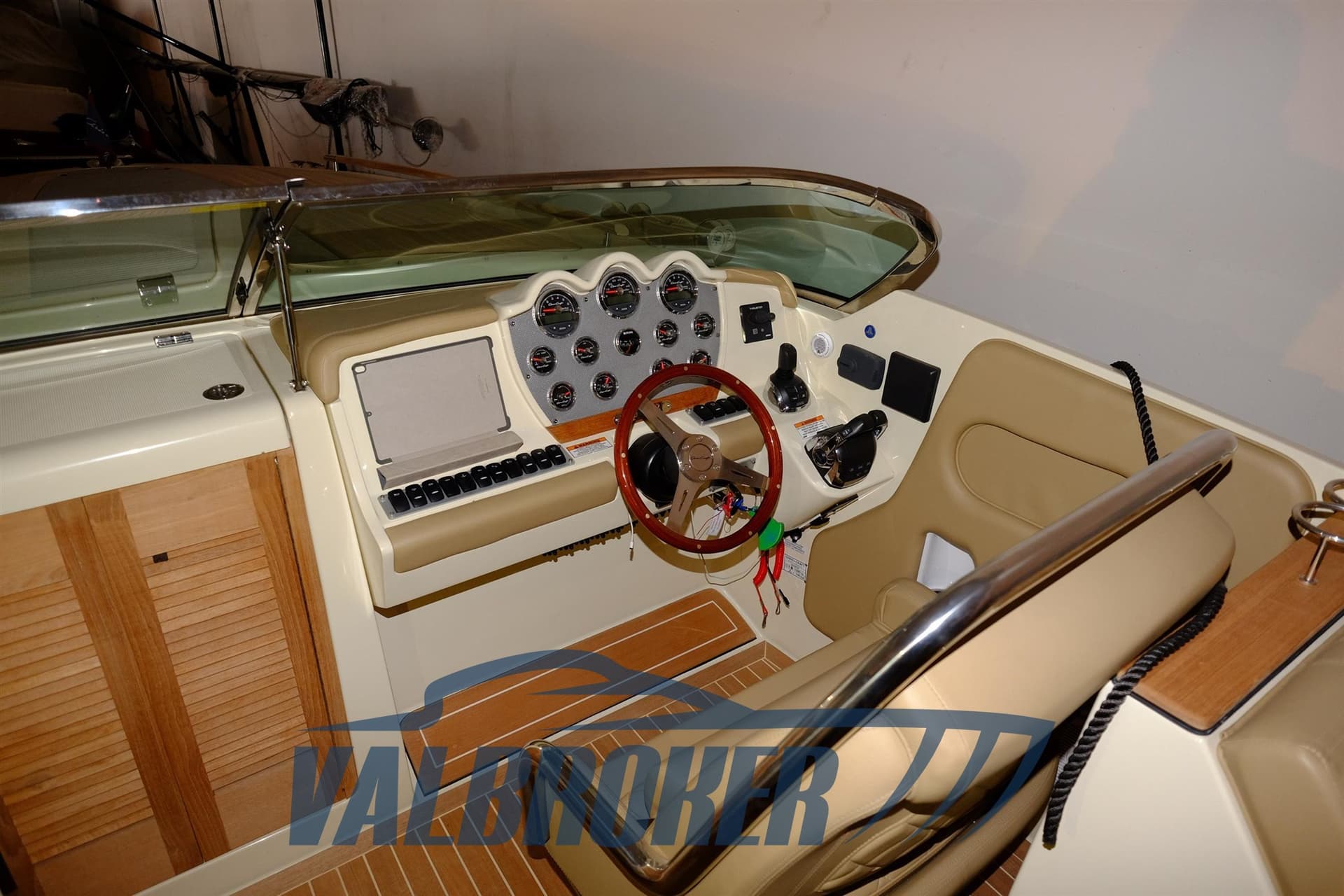 Chris Craft CORSAIR 32 used - hero image 7