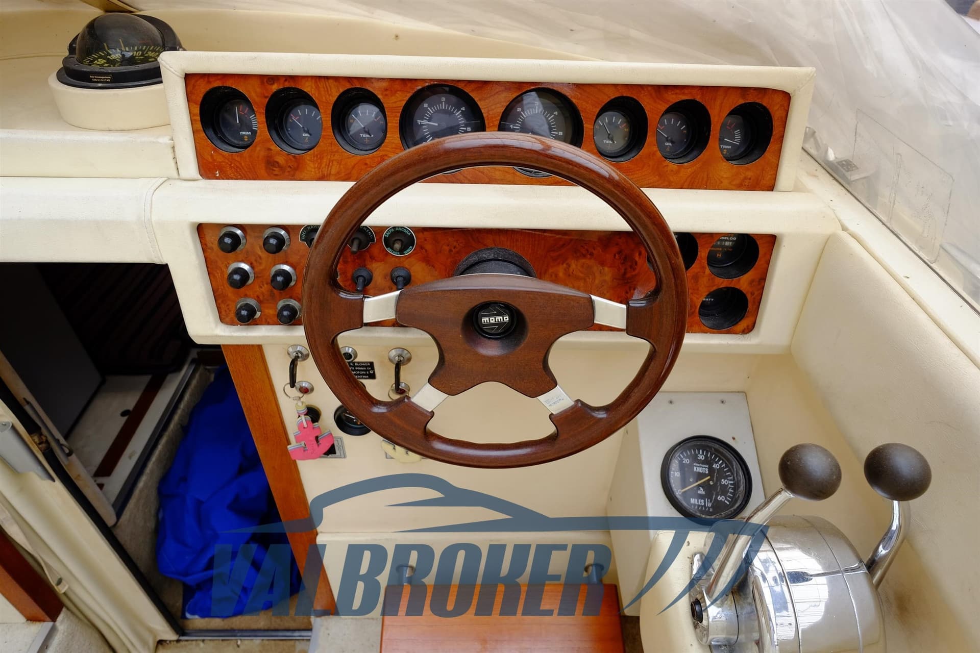 Colombo Antibes 27 - Detail View 1 Colombo Antibes 27 - Detail View 1