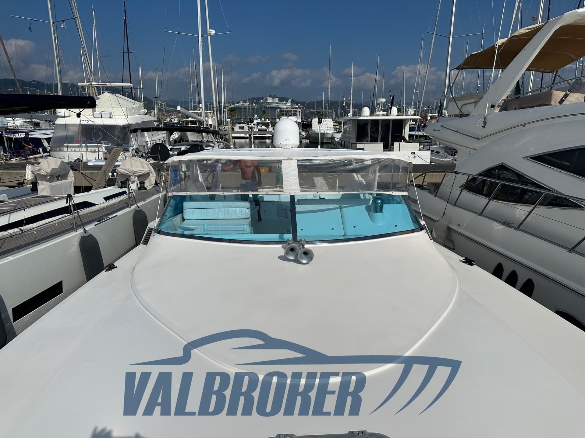 Magnum Marine Magnum 53' Sport usato - foto hero 24