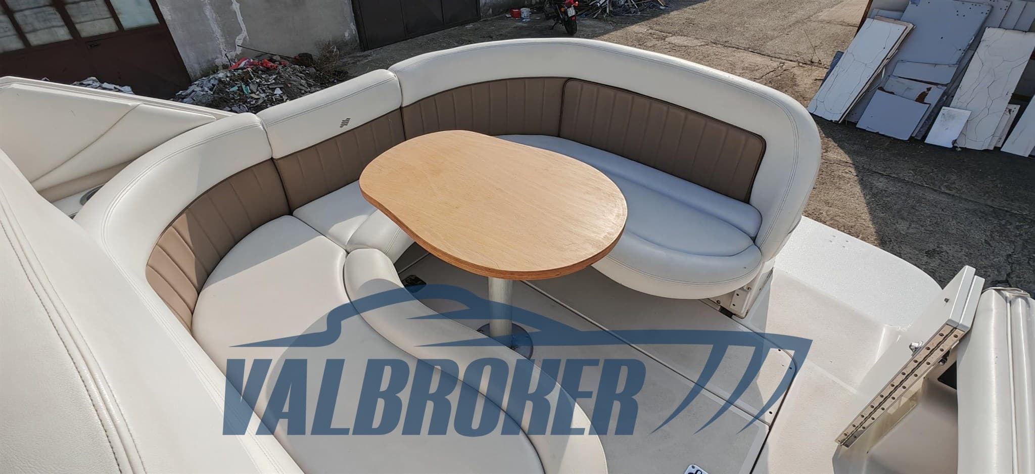 Four Winns Vista 248 - Deck View Four Winns Vista 248 - Deck View