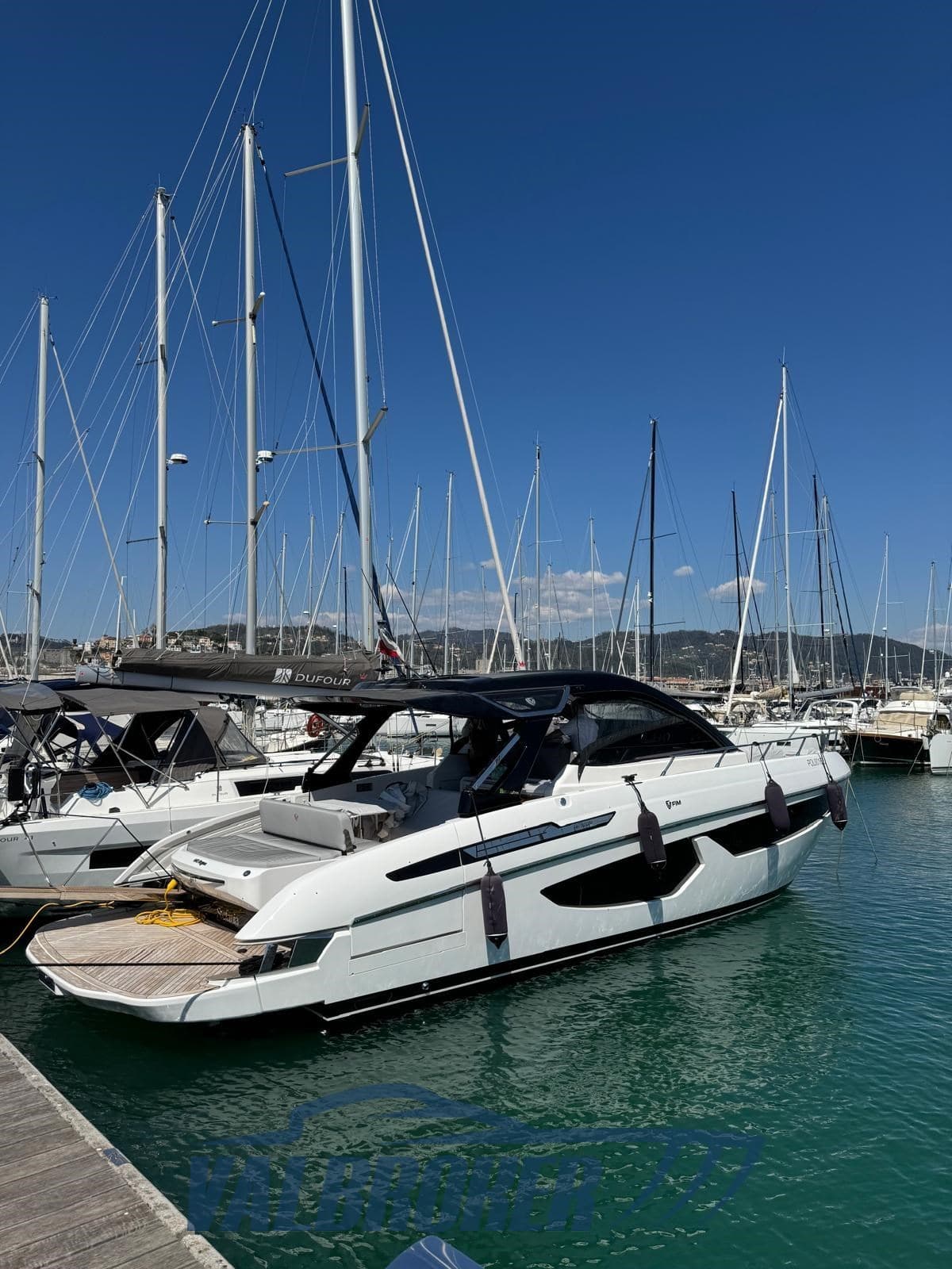 FIM 440 Regina - Deck View FIM 440 Regina - Deck View