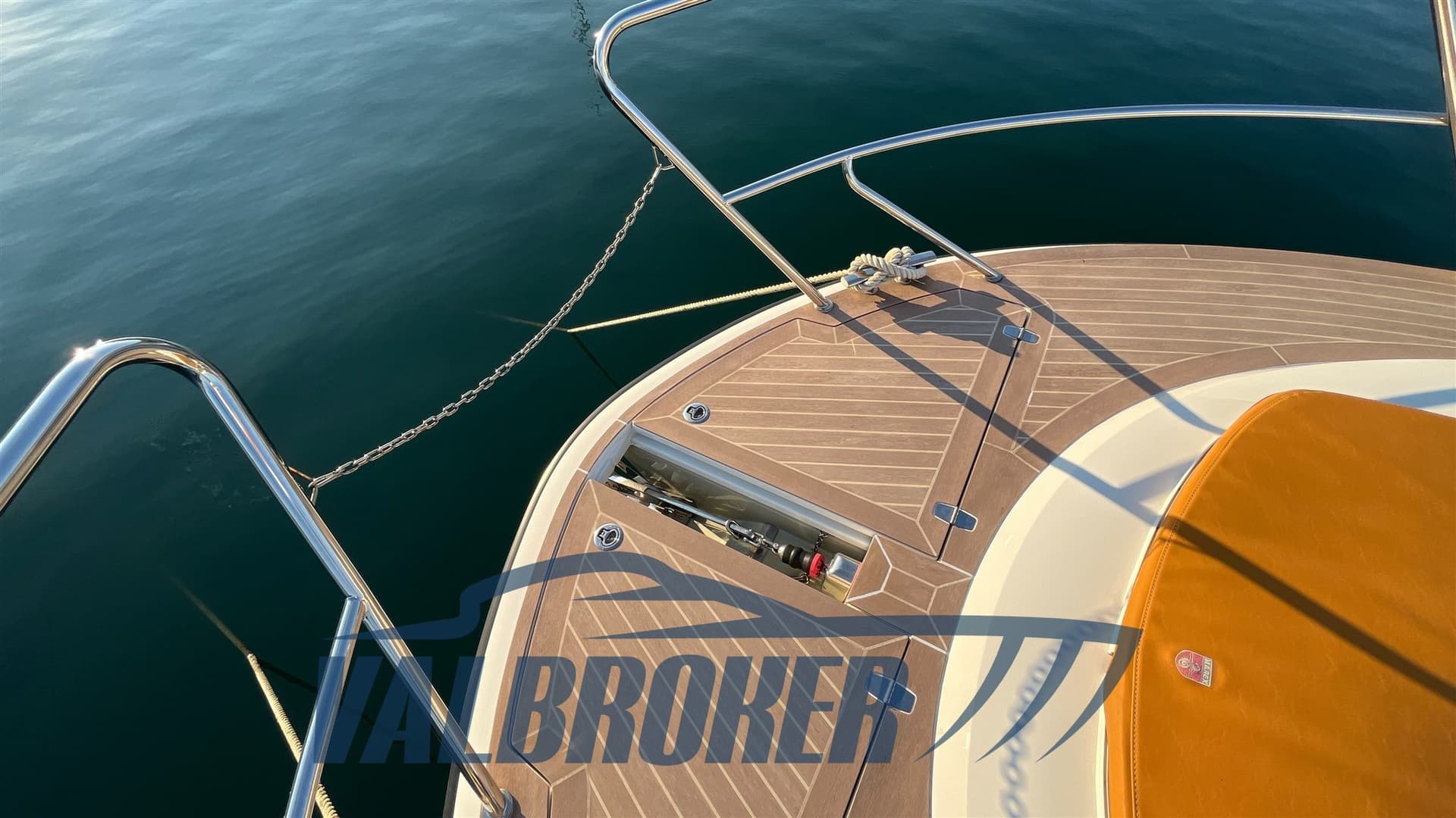 Marex 360 Cabriolet Cruiser - Deck View Marex 360 Cabriolet Cruiser - Deck View