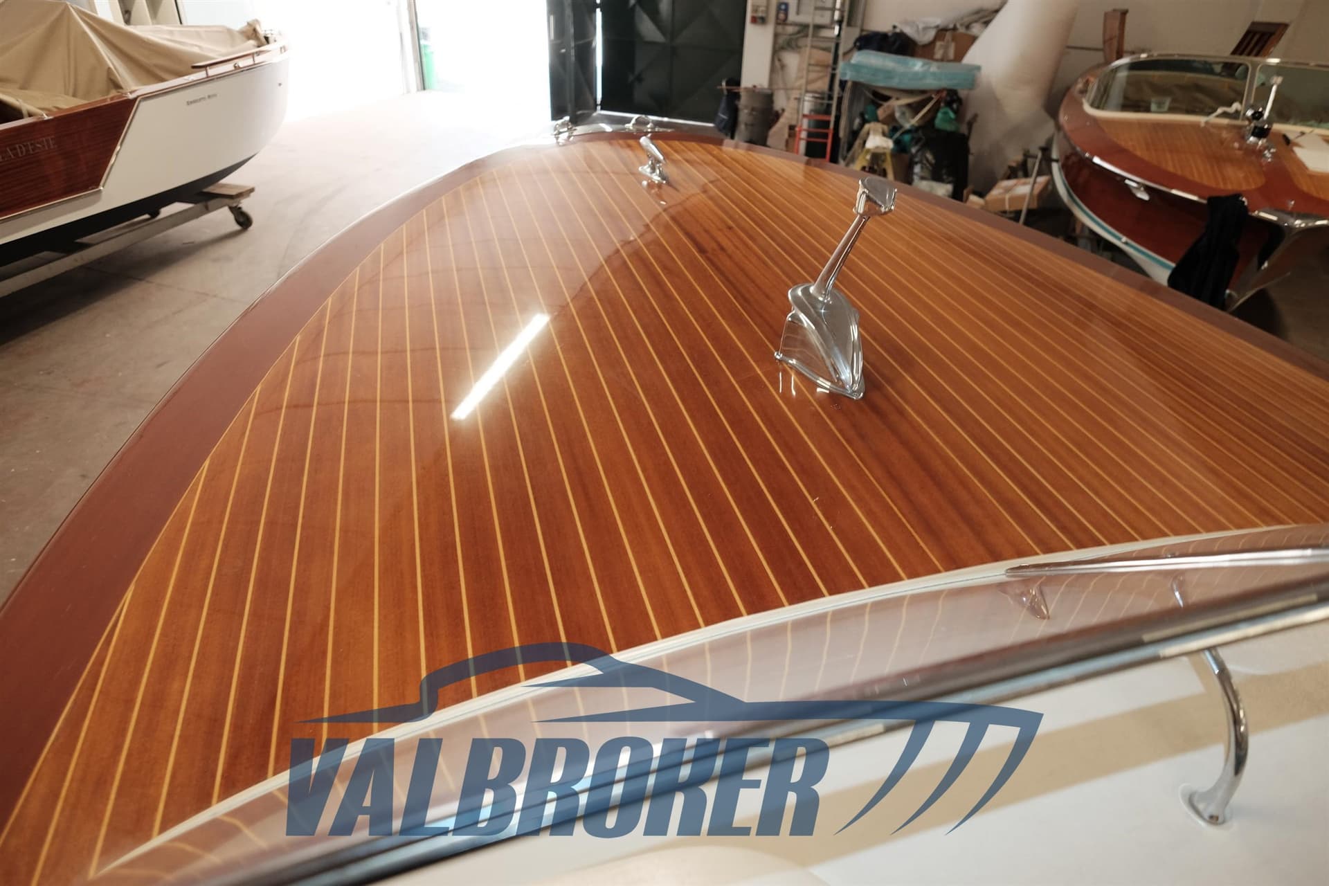 Timossi Lario - Detail View 1 Timossi Lario - Detail View 1