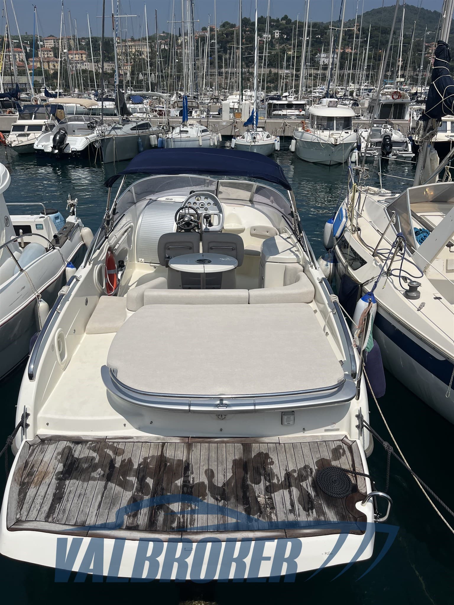 Cranchi Csl 27 - Interior View Cranchi Csl 27 - Interior View