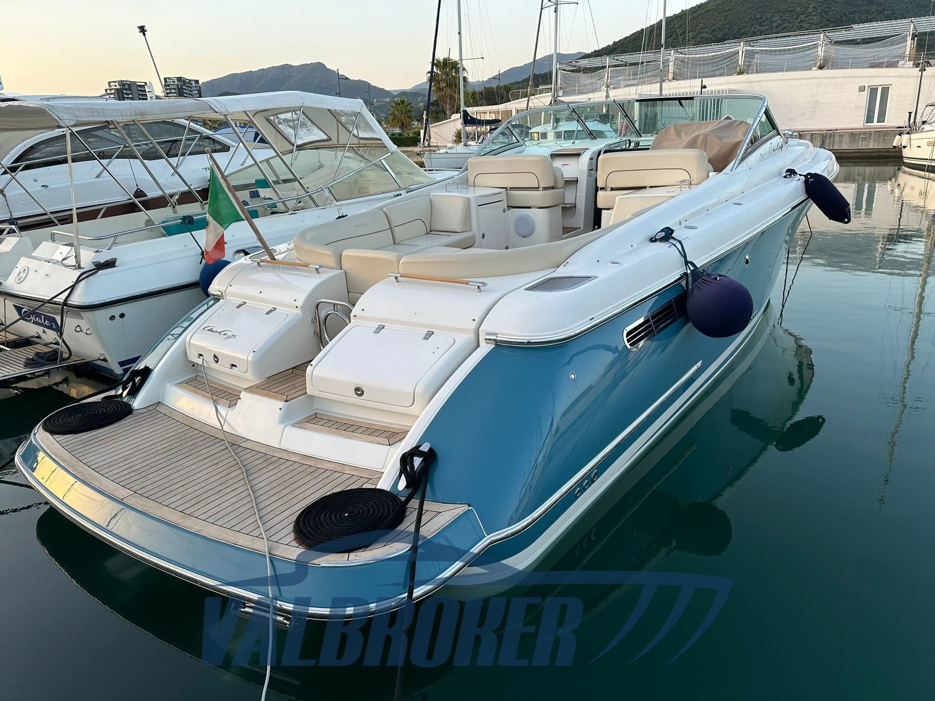 Chris Craft CORSAIR 36 usato - foto hero 3