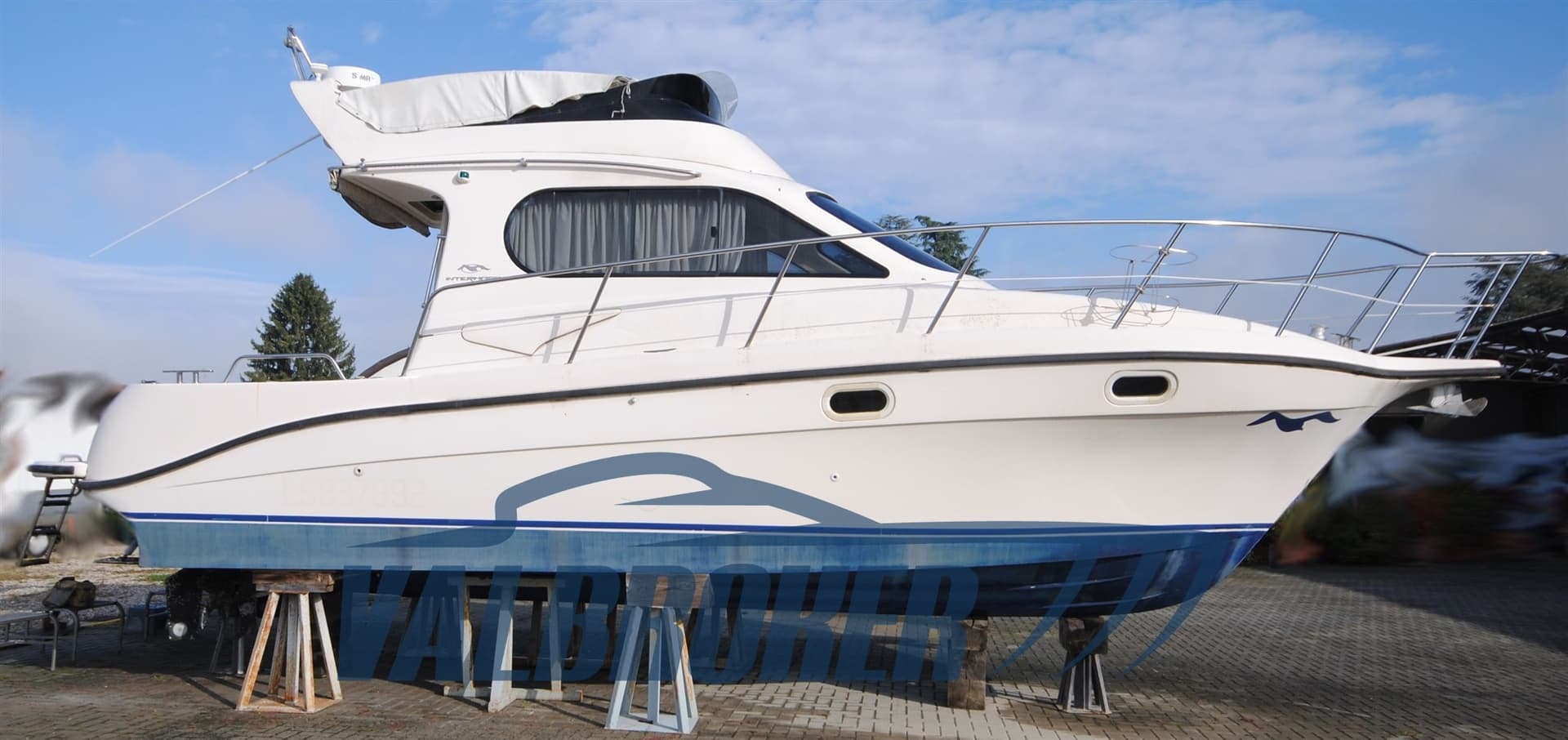 Intermare Intermare 30 Fly - Detail View 1 Intermare Intermare 30 Fly - Detail View 1