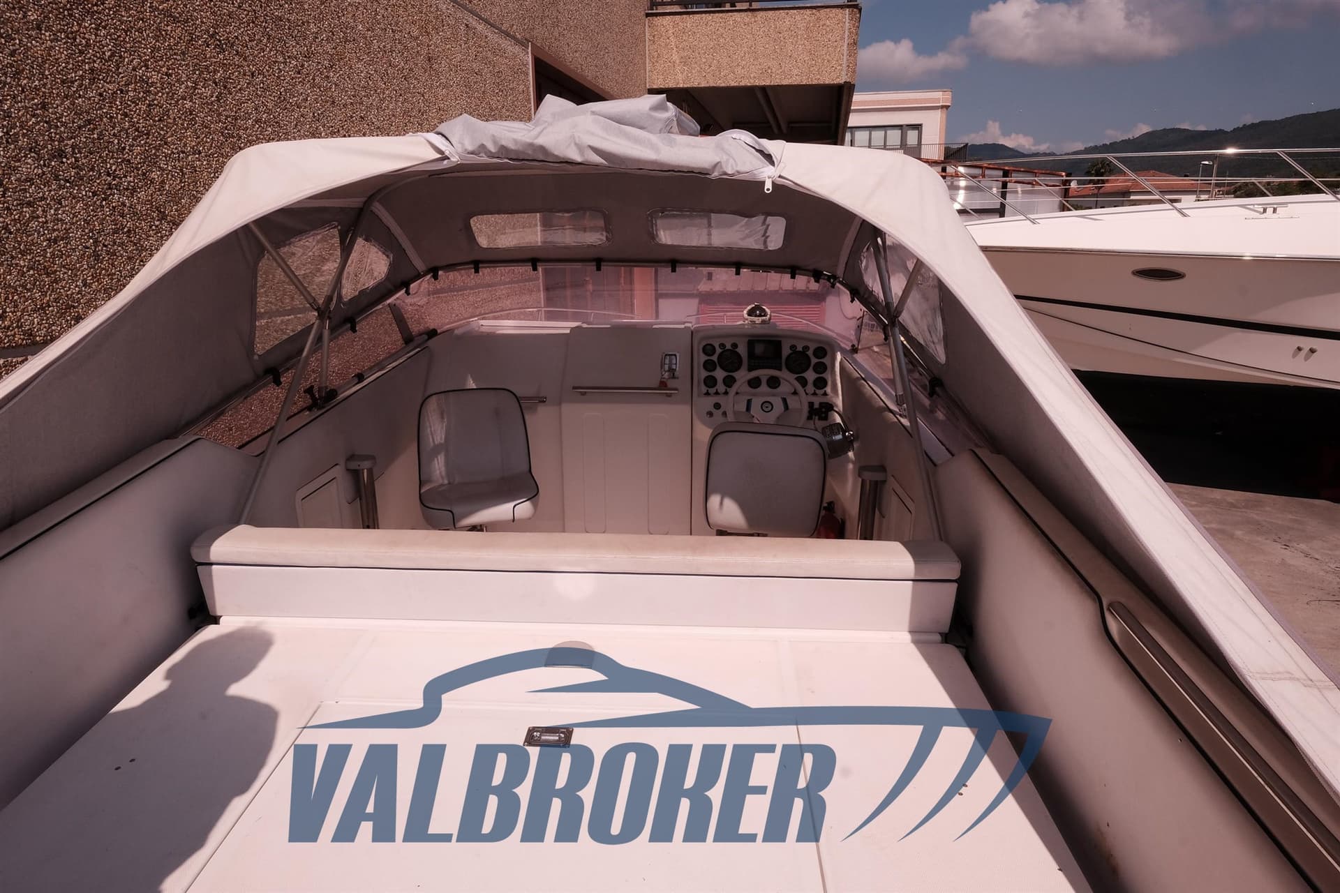 Abbate Bruno Primatist 32 - Interior View Abbate Bruno Primatist 32 - Interior View