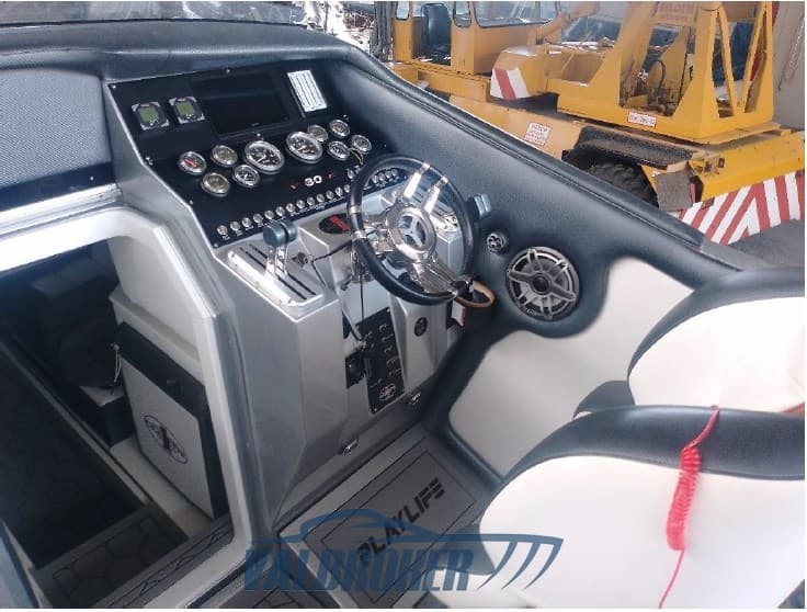 Cigarette R.T. 30 Vice - Detail View 1 Cigarette R.T. 30 Vice - Detail View 1