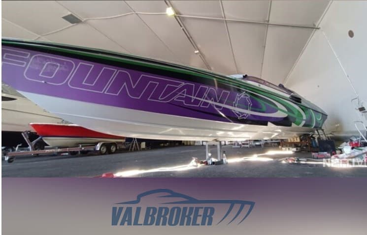 Fountain 38 Lightning - Deck View Fountain 38 Lightning - Deck View