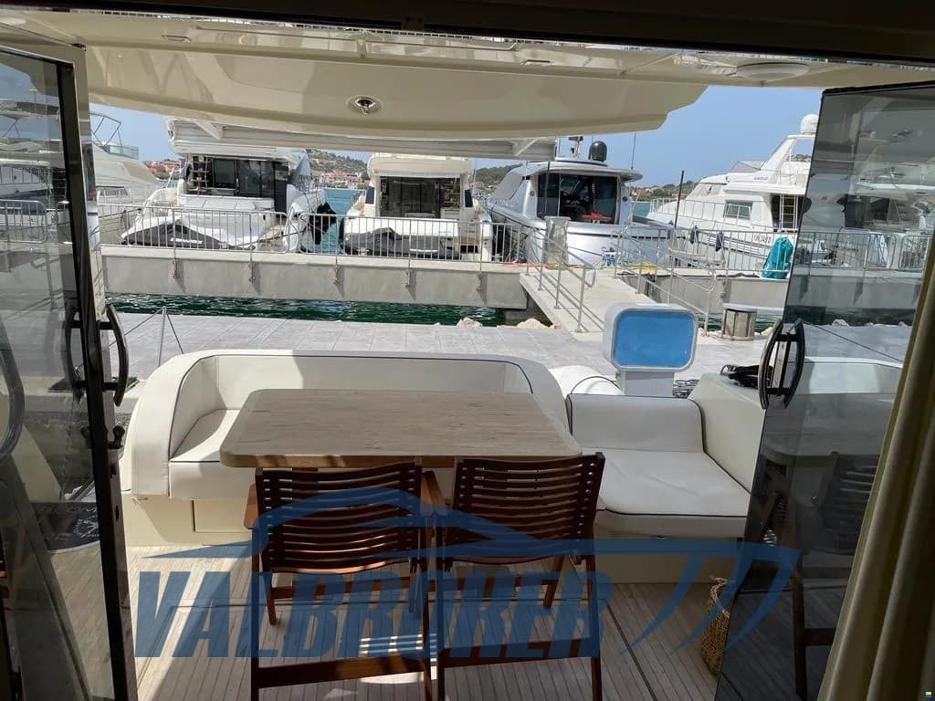 Beneteau Monte Carlo 5 - Interior View Beneteau Monte Carlo 5 - Interior View