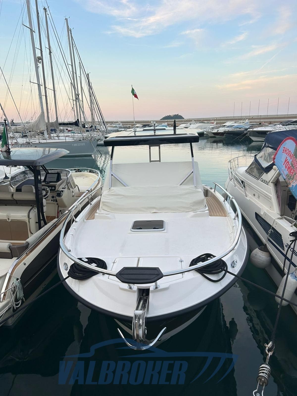 Eolo Eolo 9 - Deck View Eolo Eolo 9 - Deck View