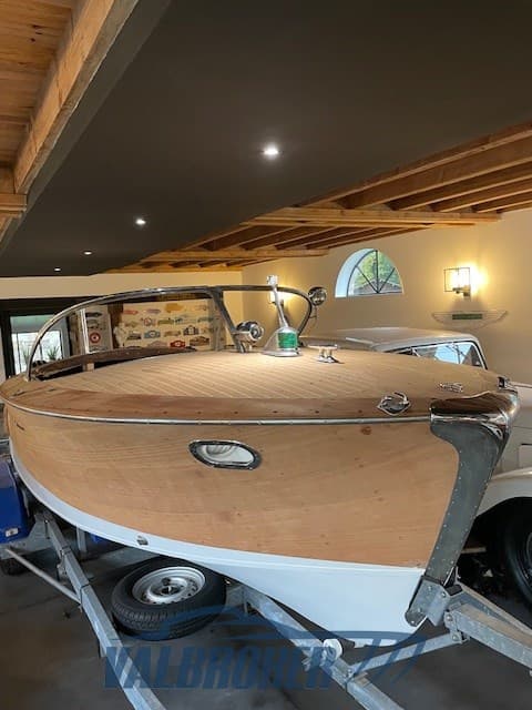 Riva Ariston Cadillac - Interior View Riva Ariston Cadillac - Interior View