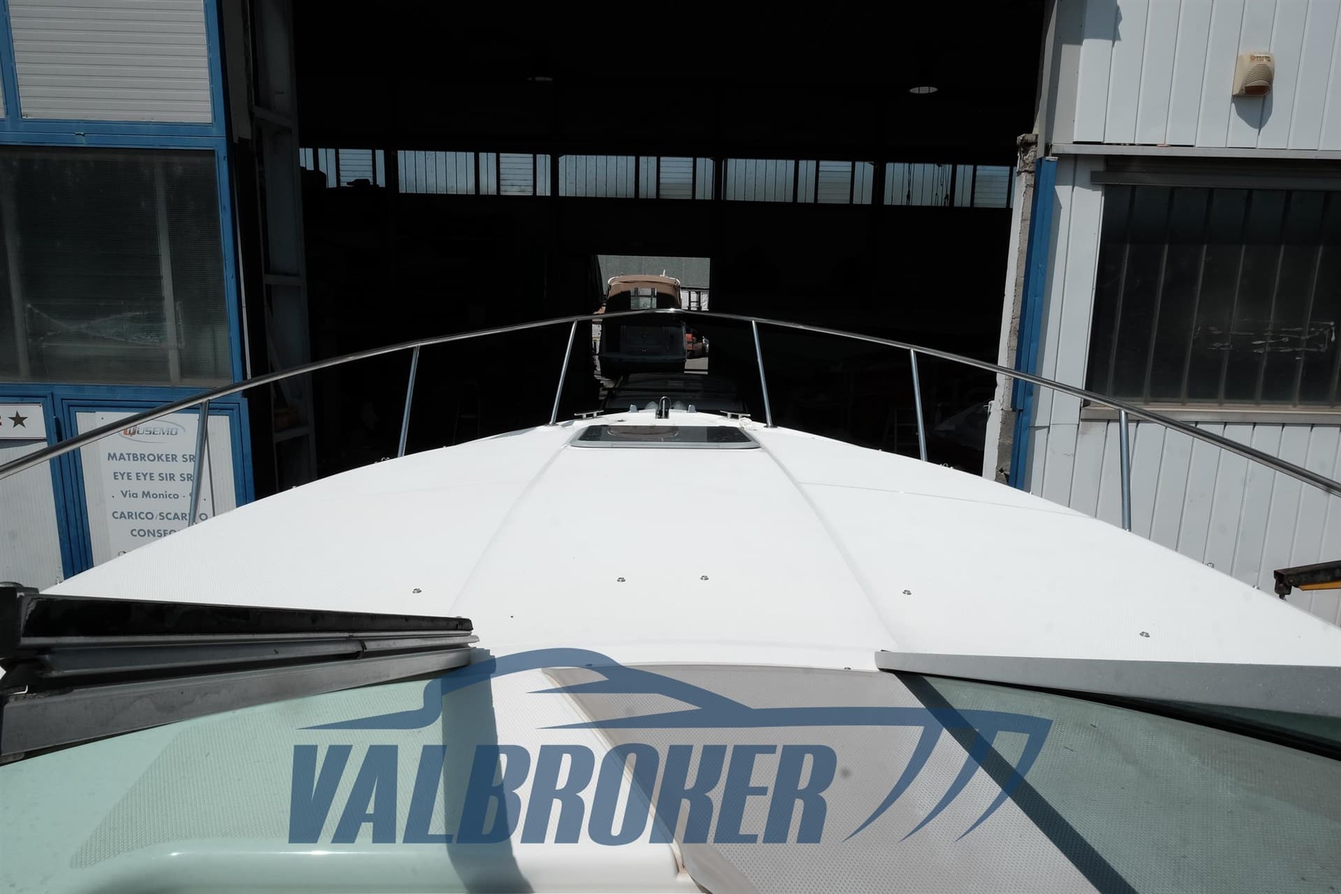 Chaparral Signature 280 - Deck View Chaparral Signature 280 - Deck View