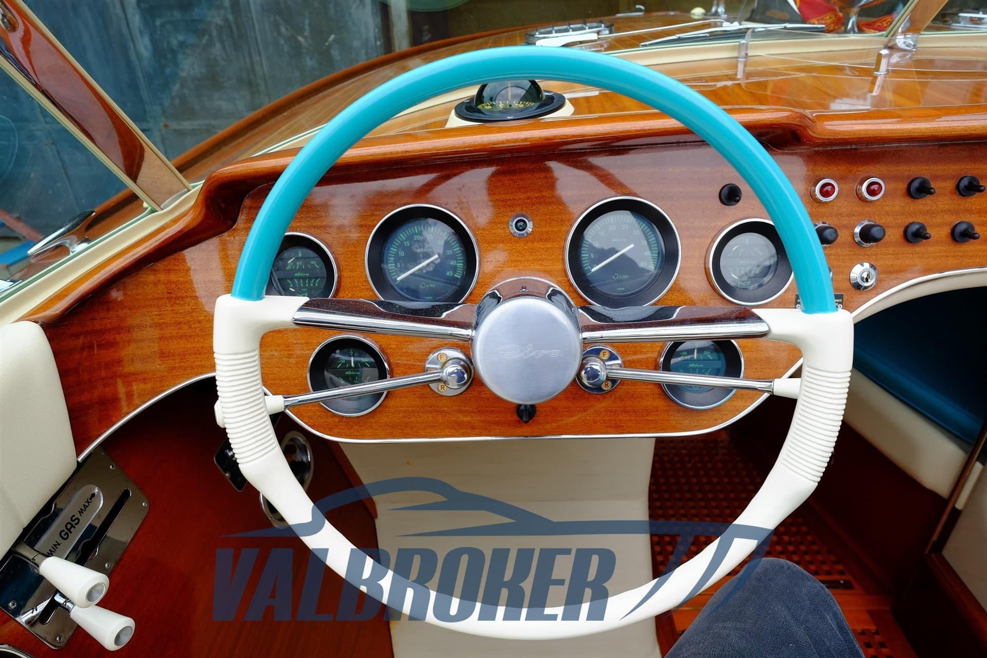 Riva AQUARAMA SPECIAL usato - foto hero 18
