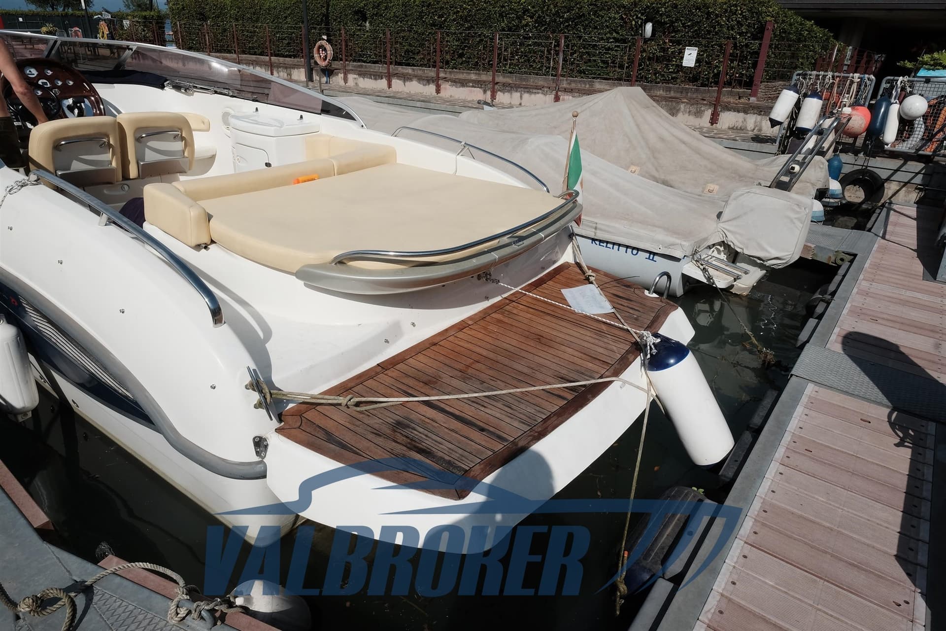 Cranchi Csl 27 - Interior View Cranchi Csl 27 - Interior View