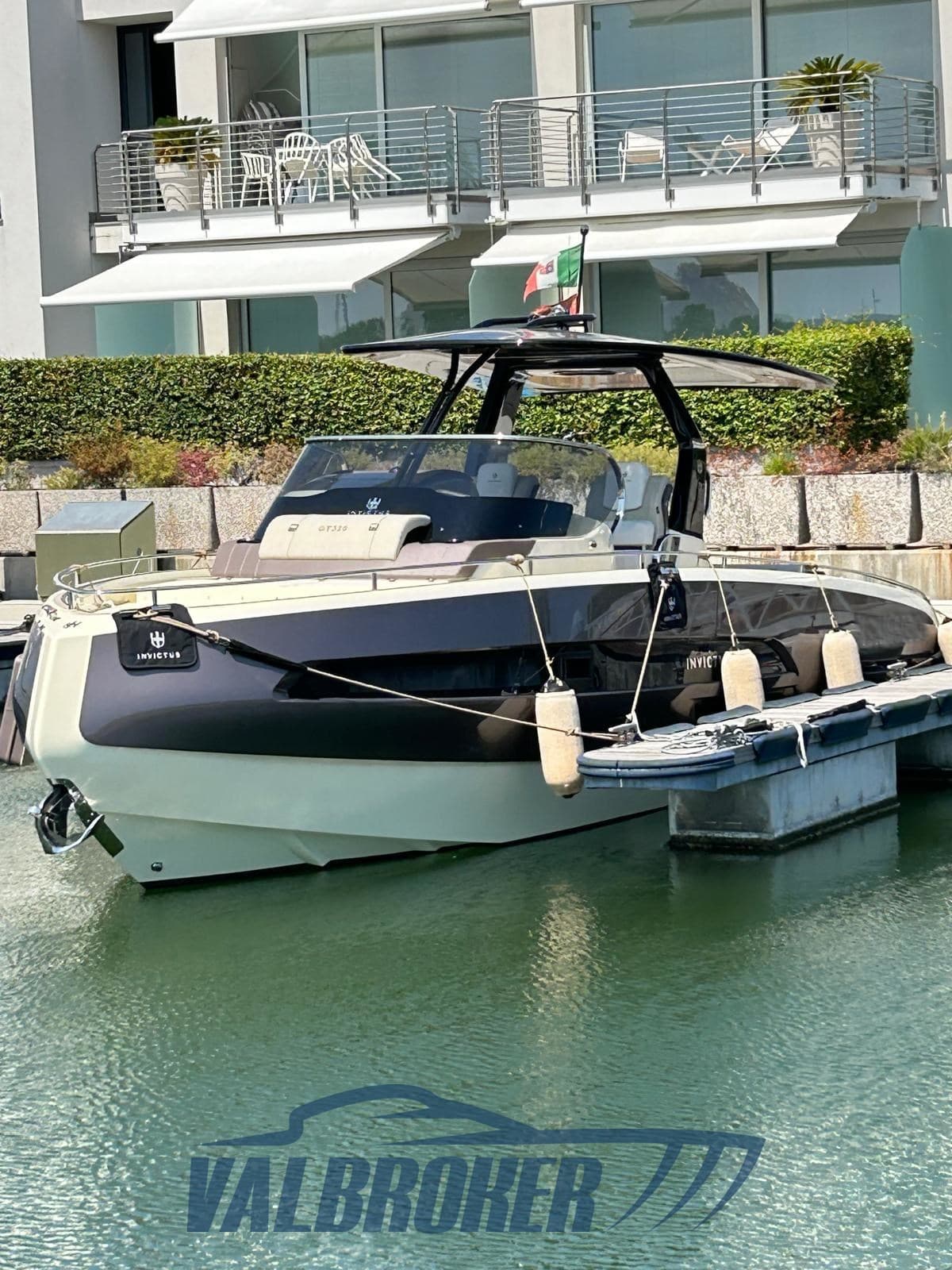 Invictus GT320 usato - foto hero 9