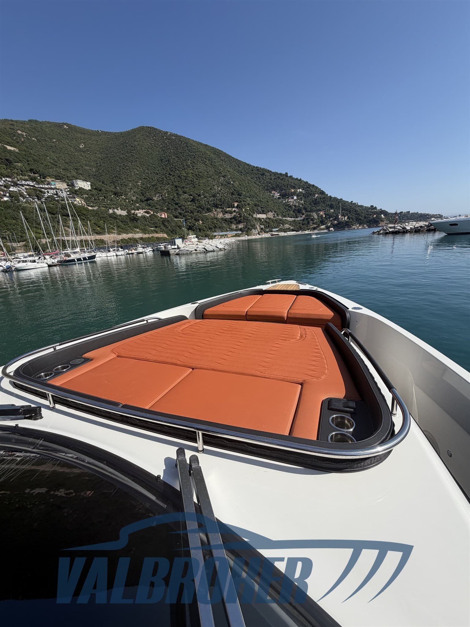 Cranchi A 46 Luxury Tender used - hero image 7