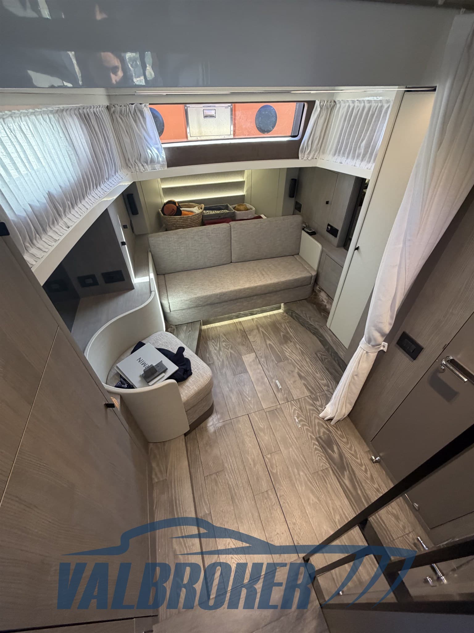 Cranchi A 46 Luxury Tender used - hero image 13