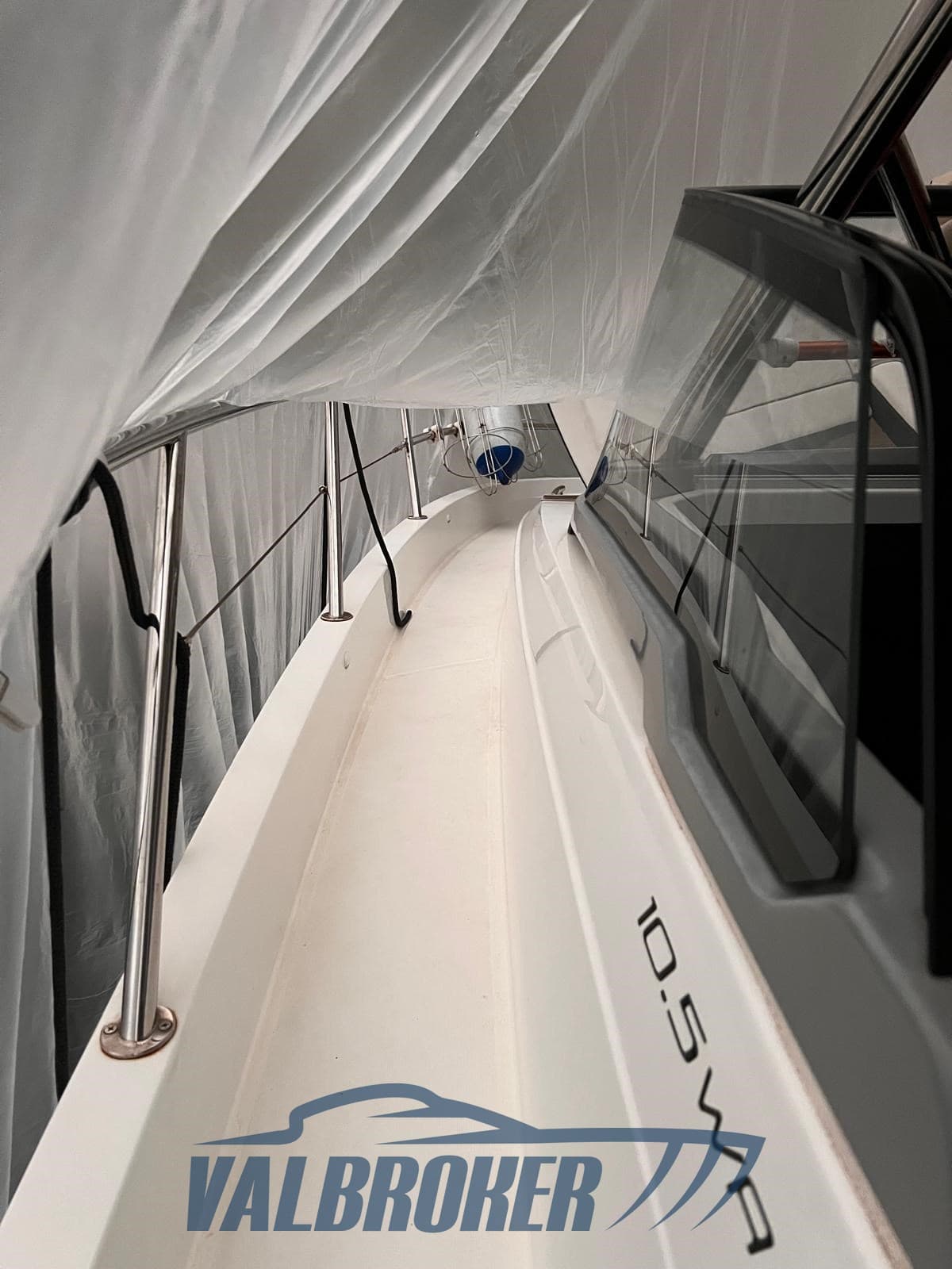 Jeanneau Cap Camarat 10.5 Wa Serie 2 - Deck View Jeanneau Cap Camarat 10.5 Wa Serie 2 - Deck View