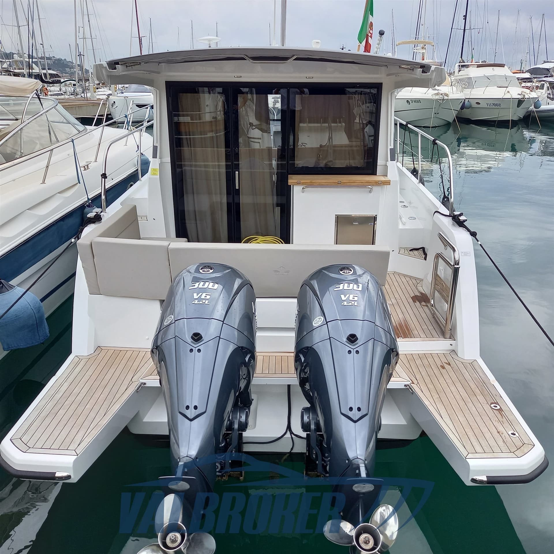 Sealine C335v gebraucht - Detail 4