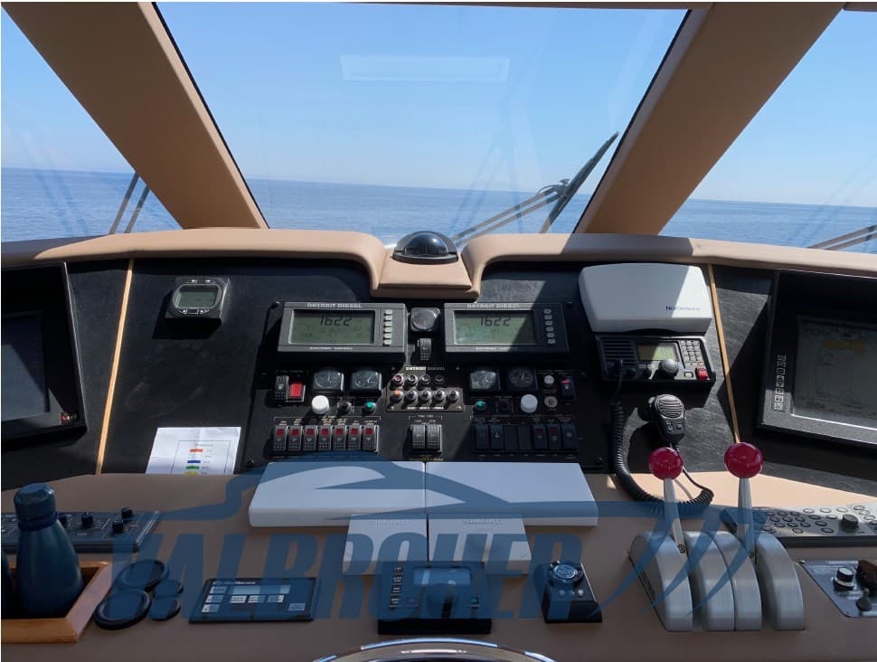 Hatteras 70' Convertible gebraucht - Detail 2
