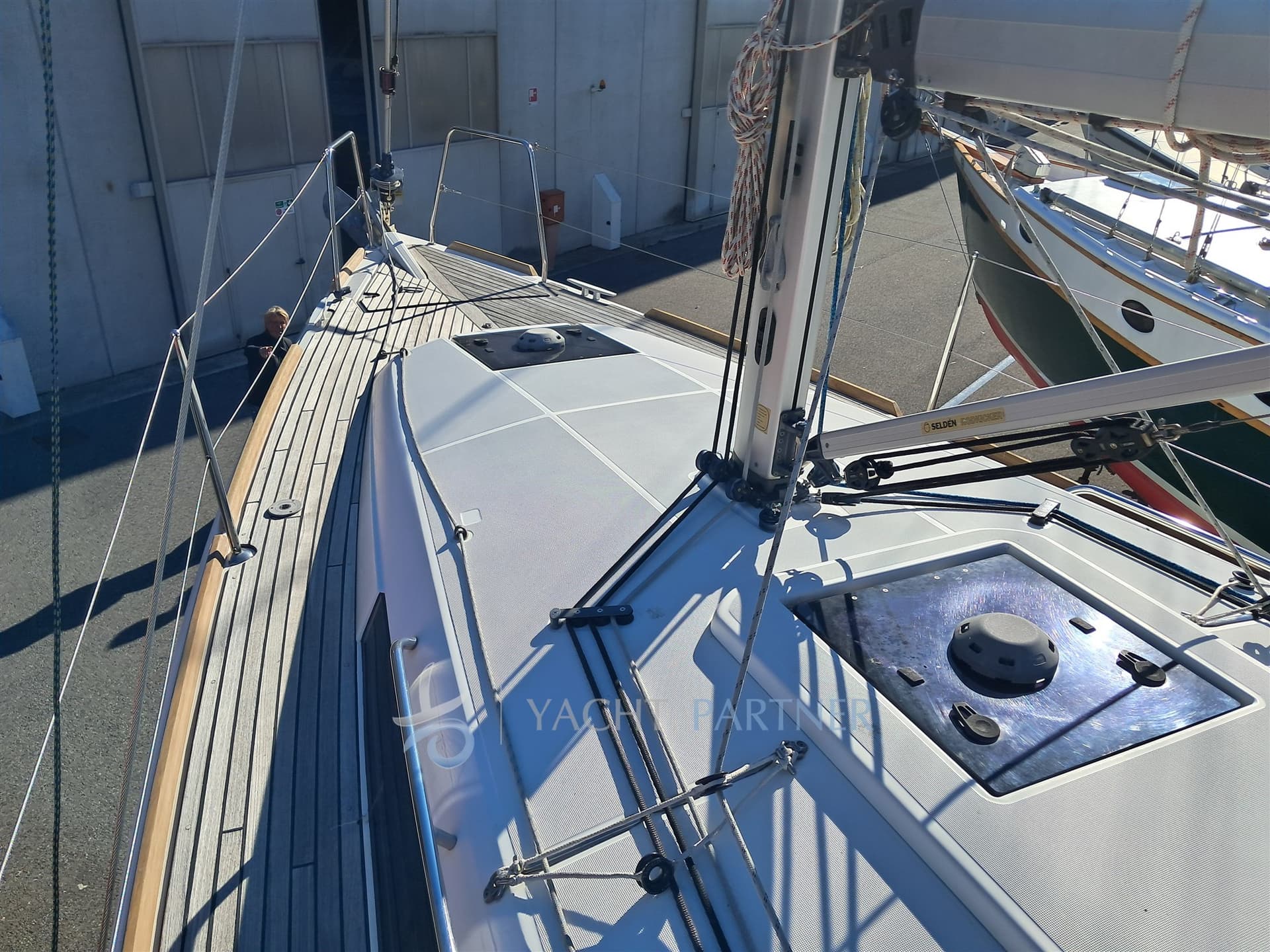 Jeanneau Sun Odyssey 349 - Detail View 1 Jeanneau Sun Odyssey 349 - Detail View 1