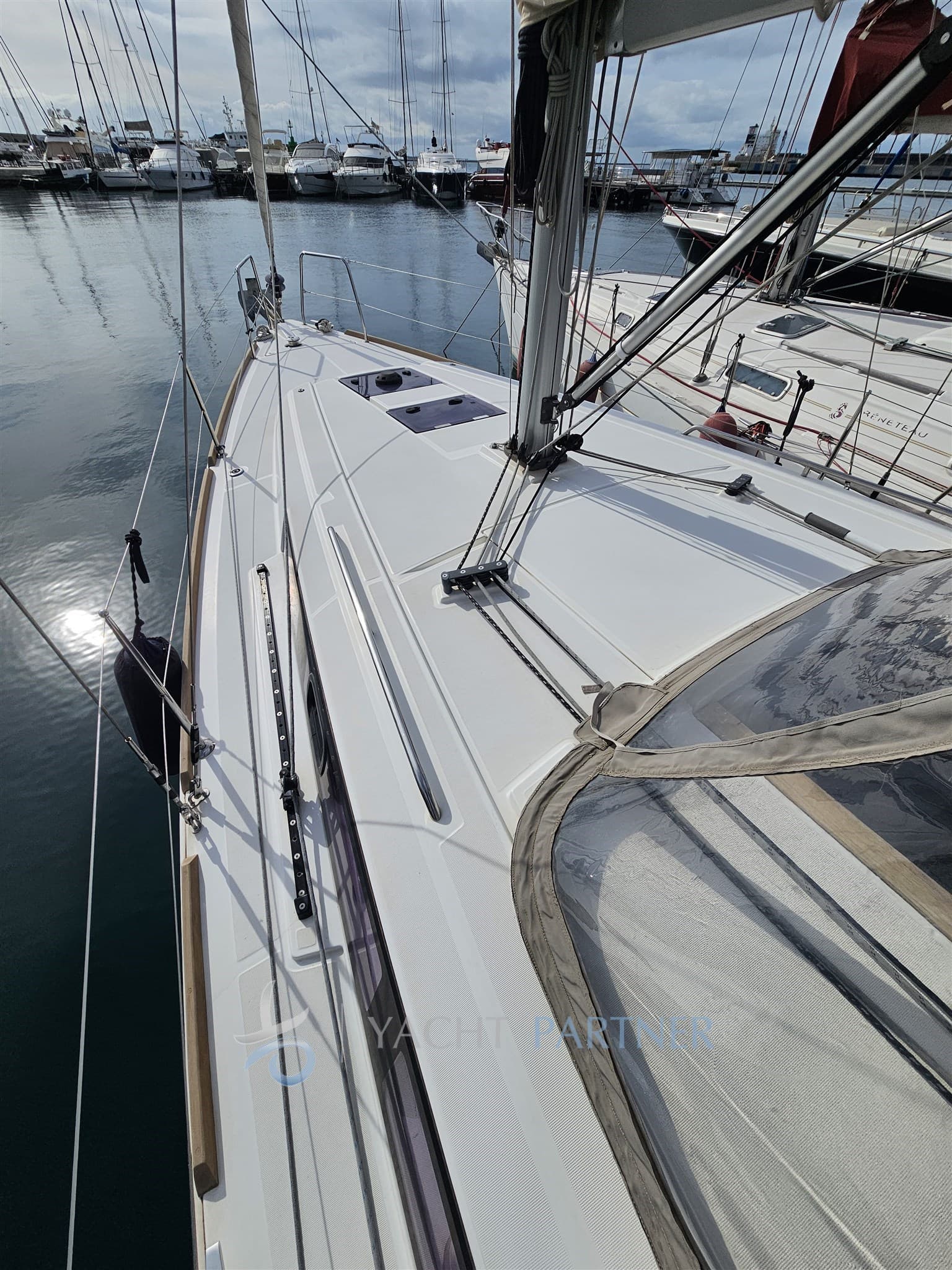 Beneteau OCEANIS 35.1 used - hero image 2
