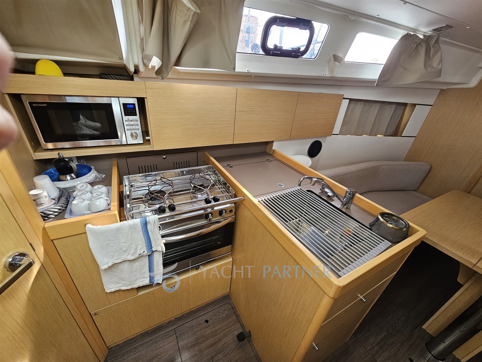 Beneteau OCEANIS 35.1 used - hero image 9