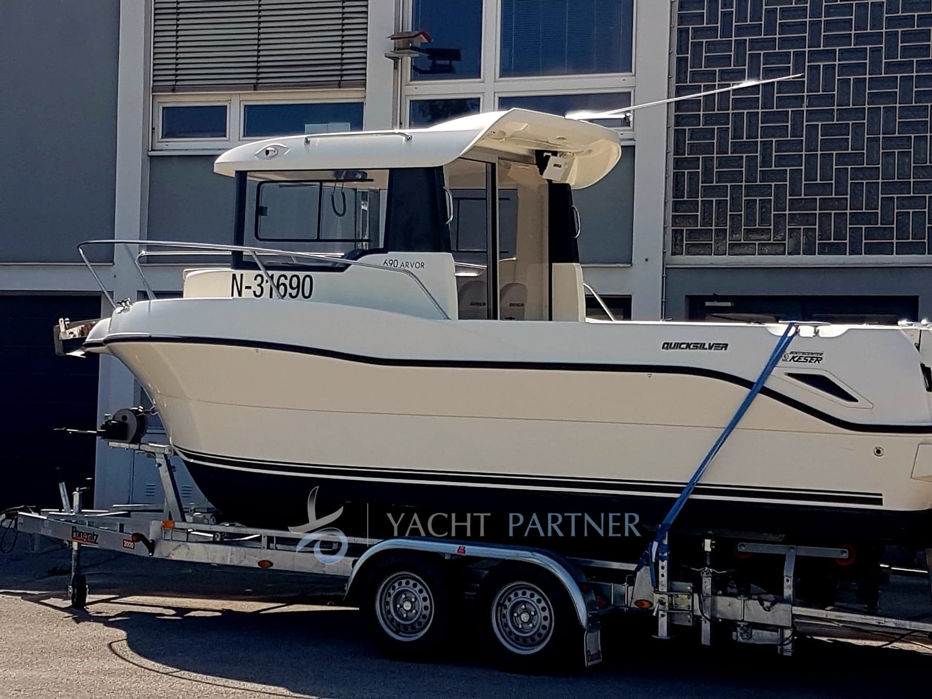 Quicksilver 690 Arvor - Main View Quicksilver 690 Arvor - Main View