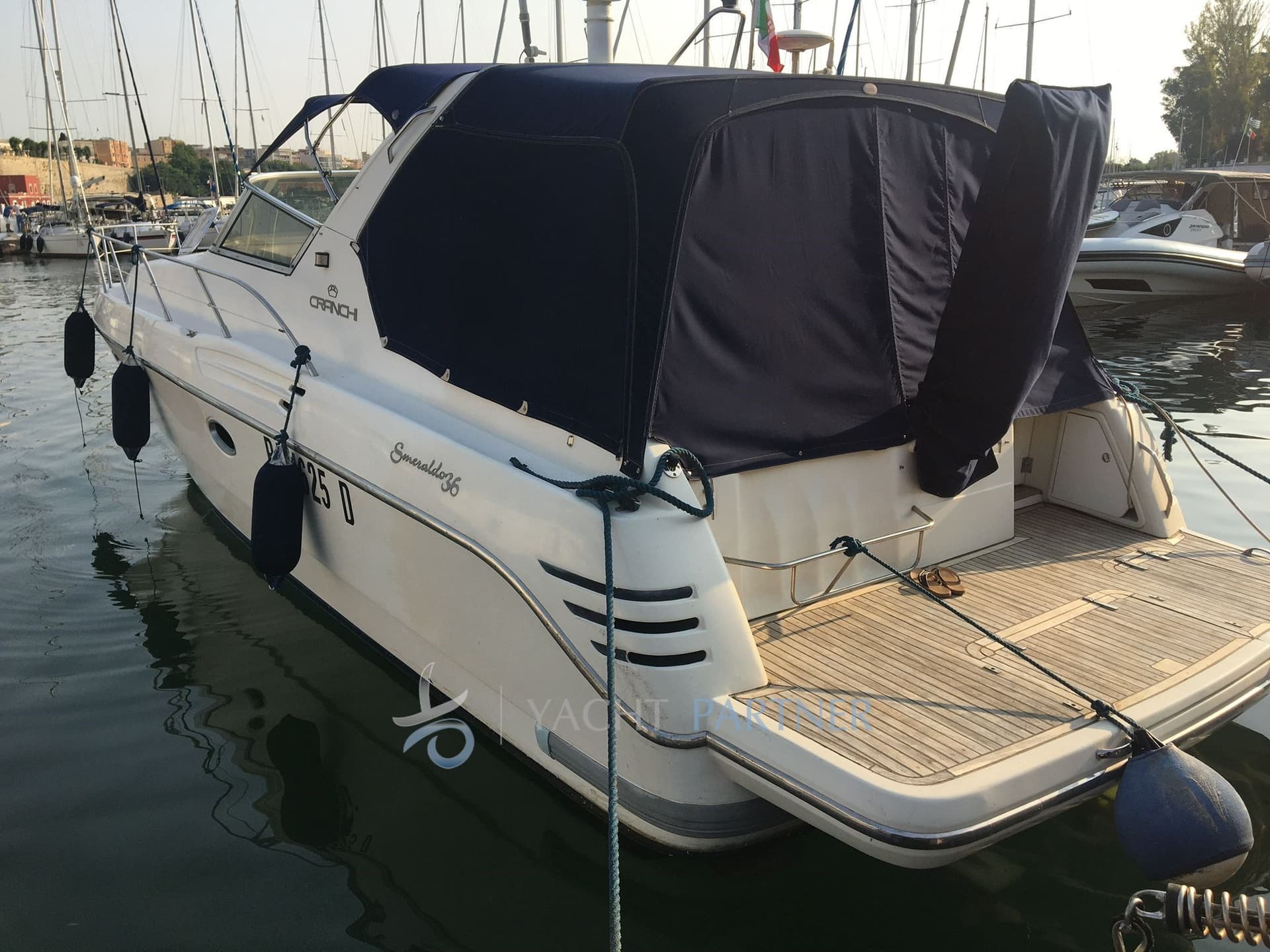 Cranchi Smeraldo 36 - Interior View Cranchi Smeraldo 36 - Interior View