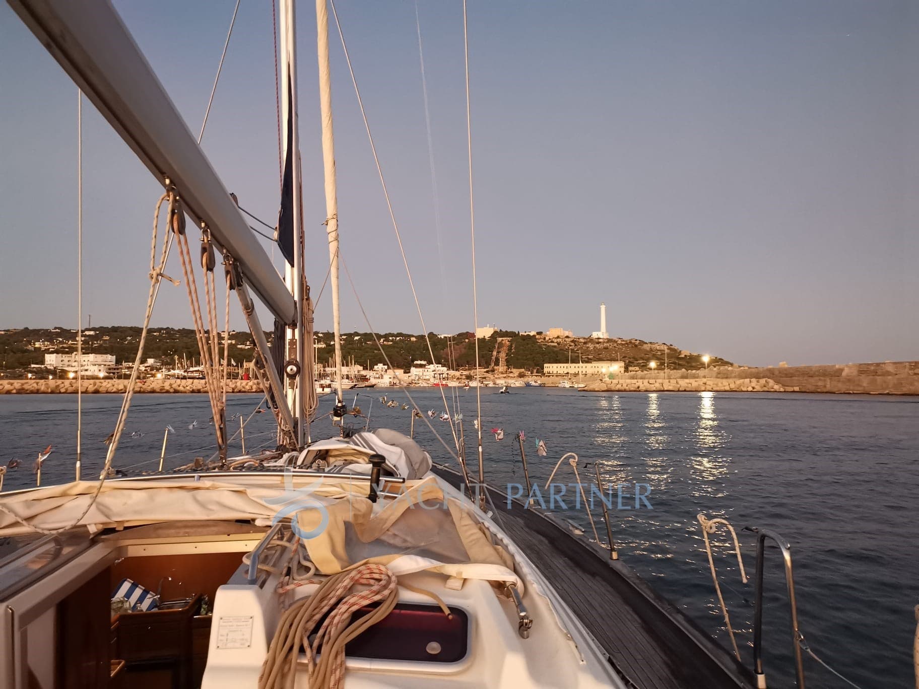 Bavaria 46 Cruiser - Deck View Bavaria 46 Cruiser - Deck View