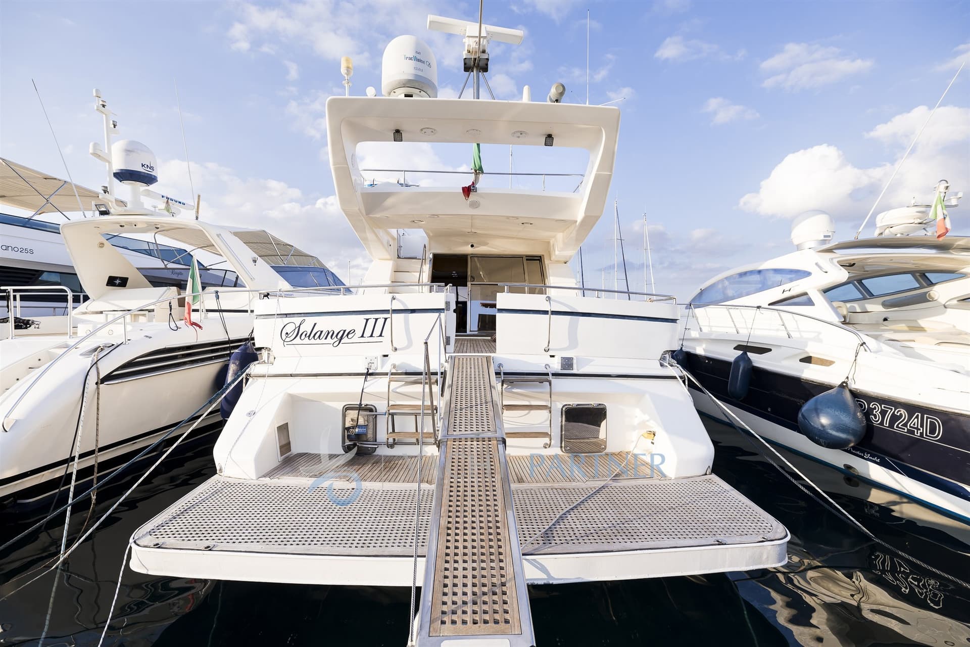 Johnson Yacht Johnson 63 - Interior View Johnson Yacht Johnson 63 - Interior View