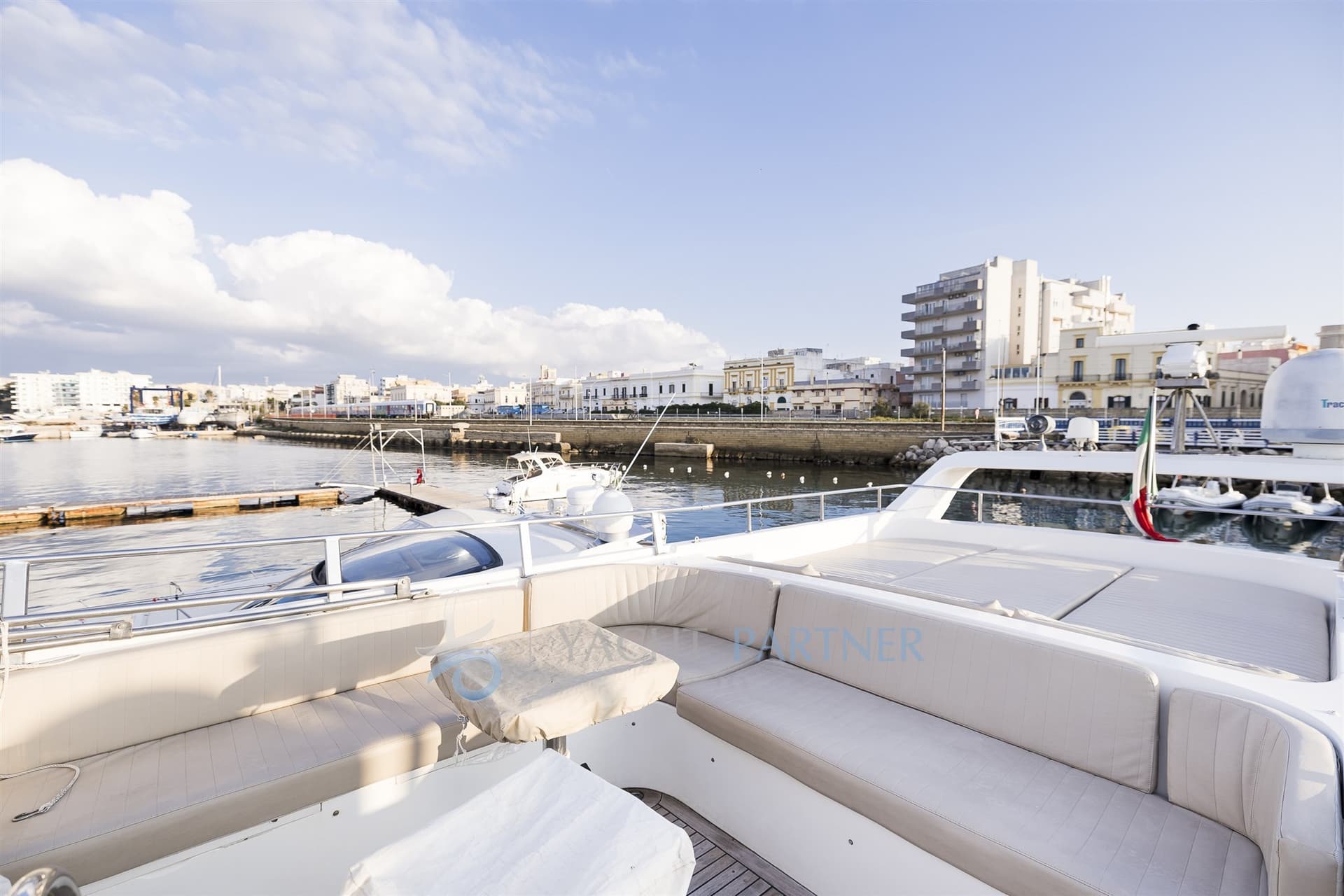 Johnson Yacht JOHNSON 63 d'occasion - image hero 17