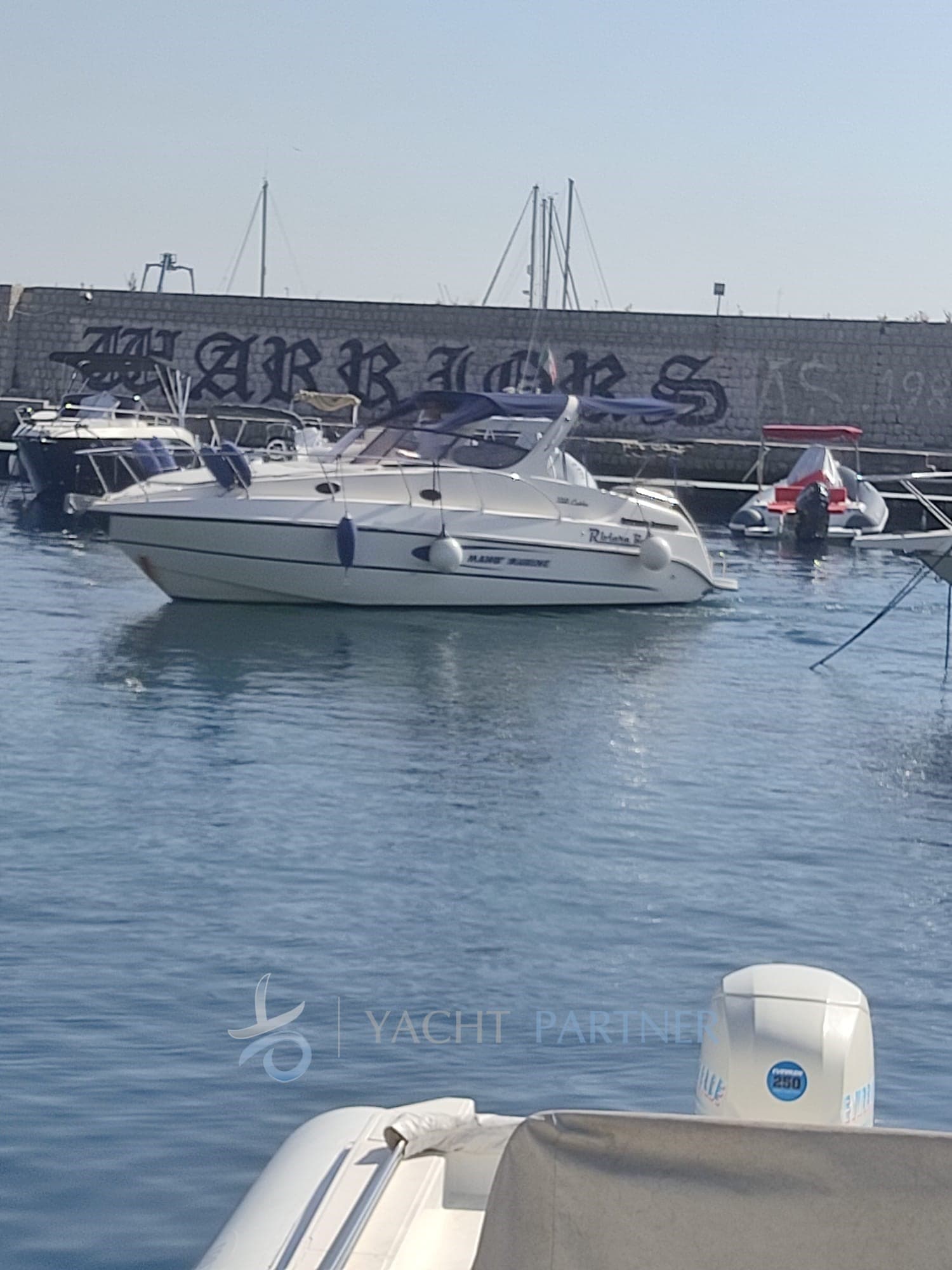 Manò Marine Manò 25 Cruiser - Interior View Manò Marine Manò 25 Cruiser - Interior View