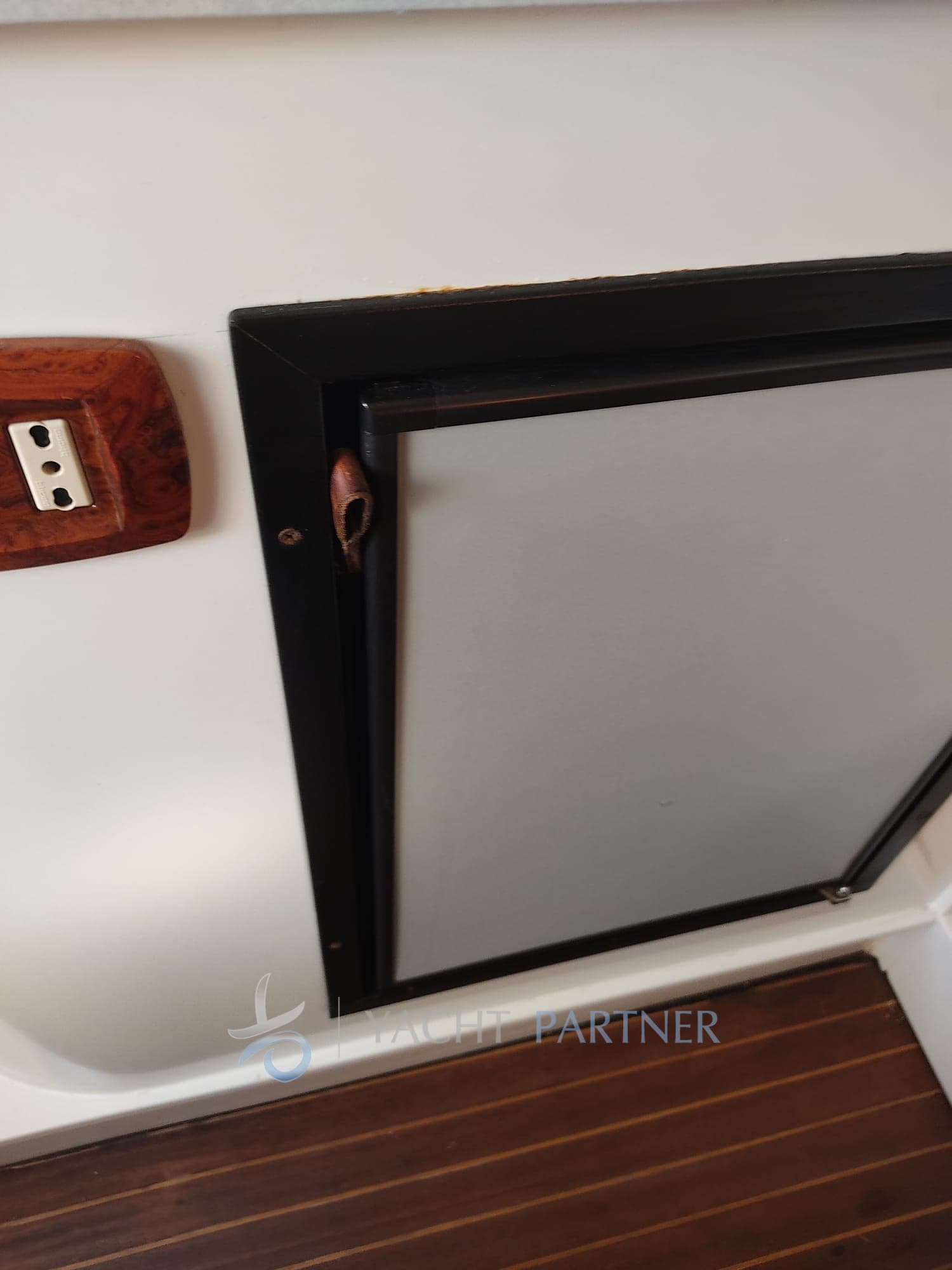 Manò Marine Manò 25 Cruiser - Detail View 1 Manò Marine Manò 25 Cruiser - Detail View 1