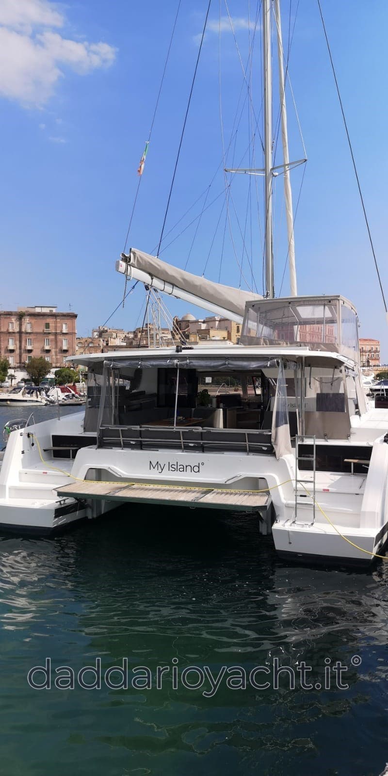 Fountaine Pajot Astréa 42 - Main View Fountaine Pajot Astréa 42 - Main View