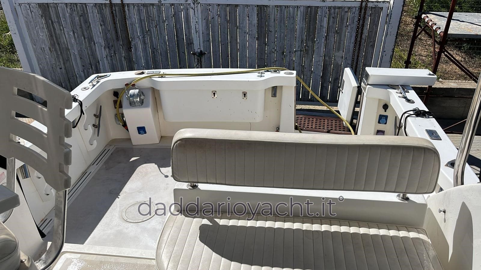 Tuccoli Marine Easy Rider 280 - Deck View Tuccoli Marine Easy Rider 280 - Deck View