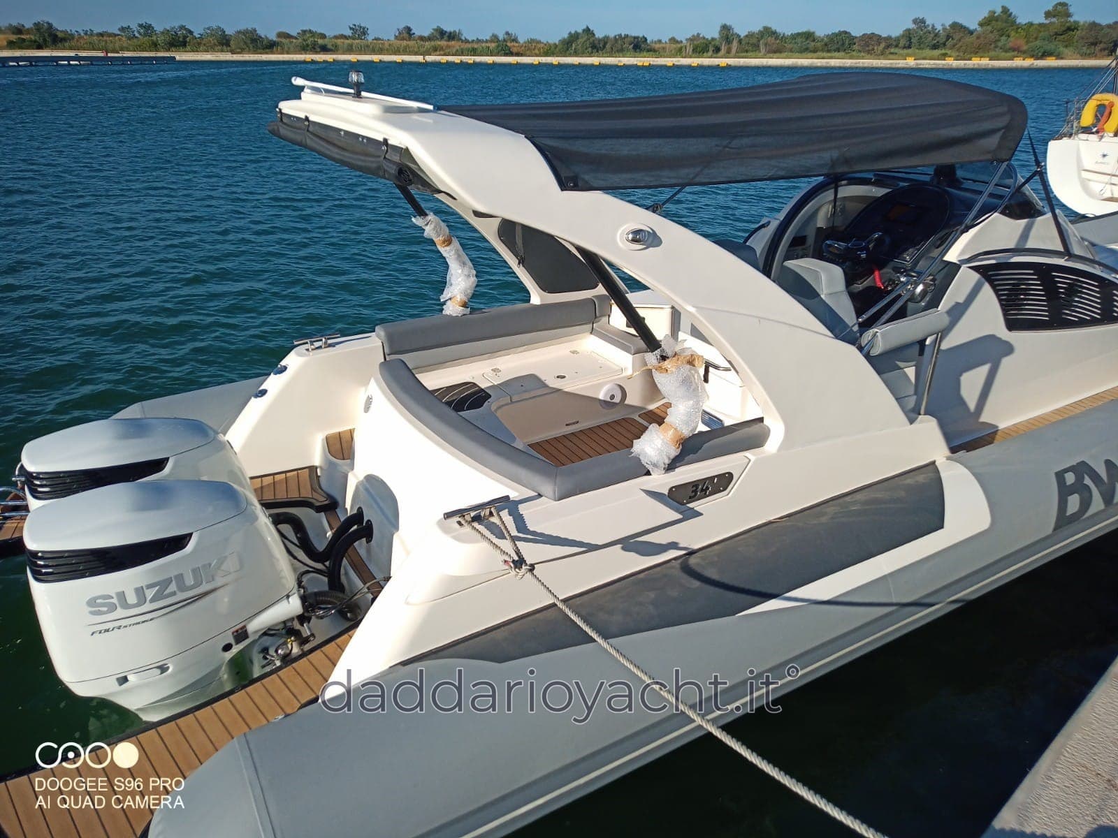 BWA 34 Premium - Interior View BWA 34 Premium - Interior View