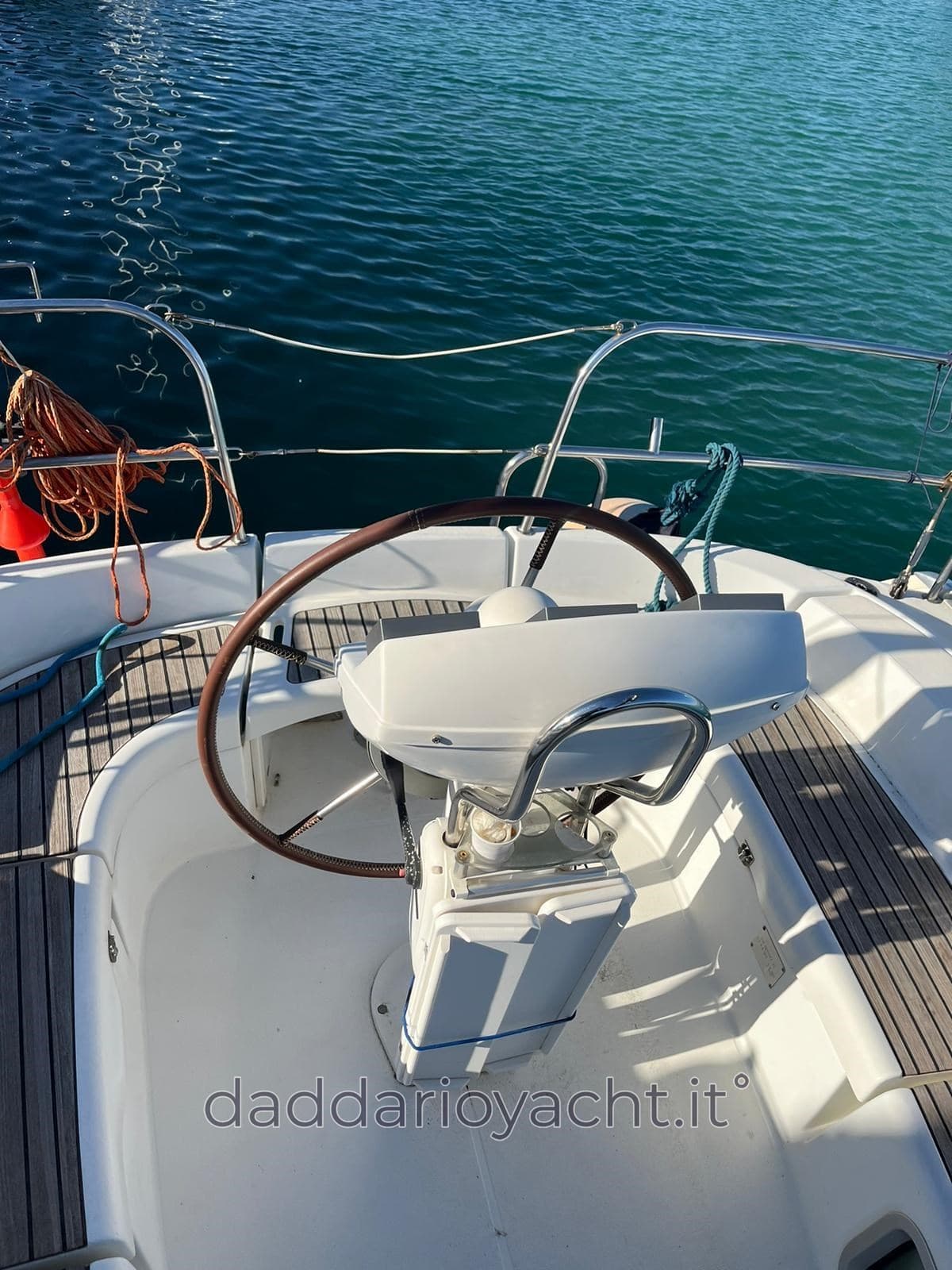 Jeanneau Sun Odyssey 35 - Deck View Jeanneau Sun Odyssey 35 - Deck View