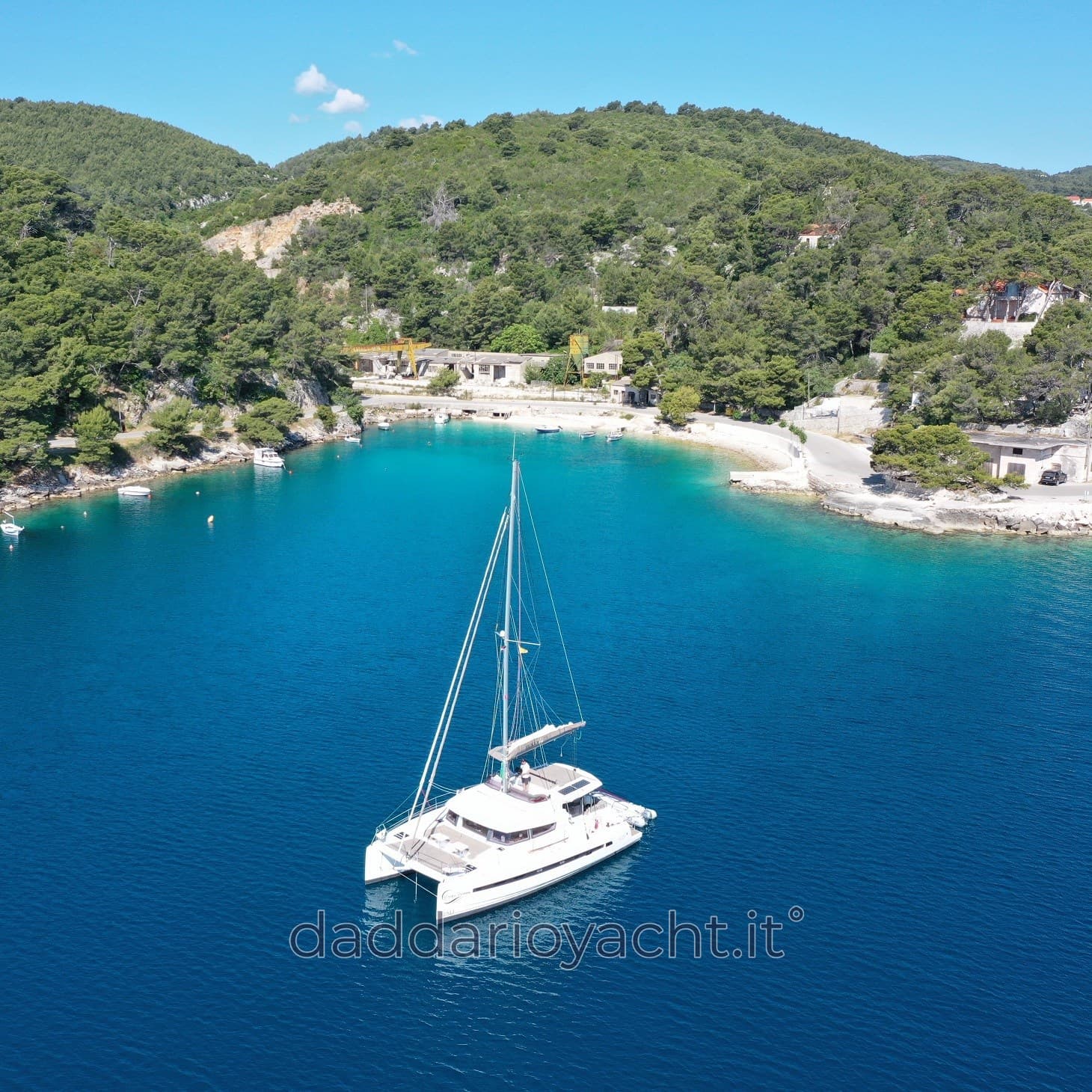 Catana Bali 4.3 - Detail View 1 Catana Bali 4.3 - Detail View 1