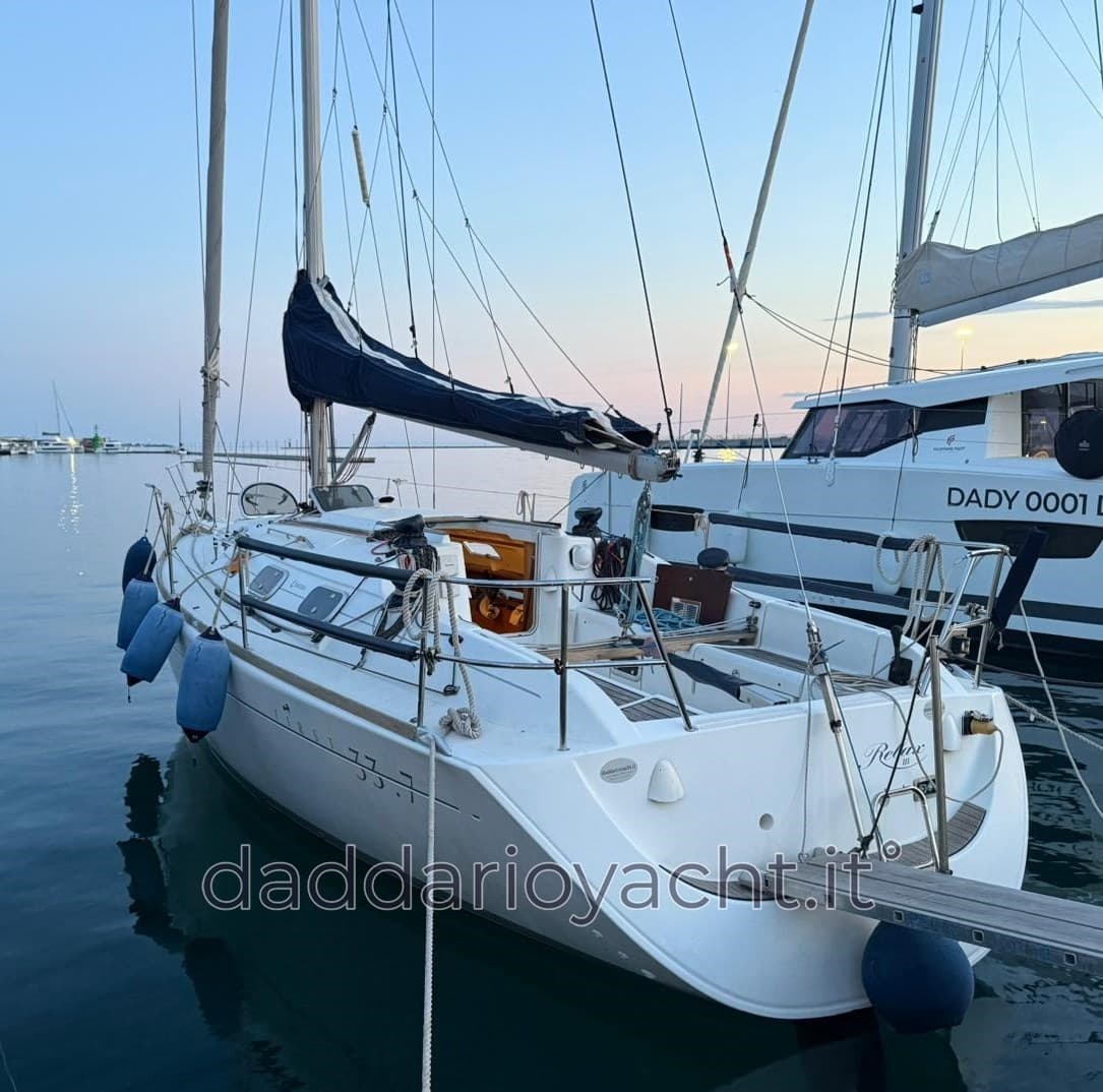 Beneteau First 33.7 - Interior View Beneteau First 33.7 - Interior View