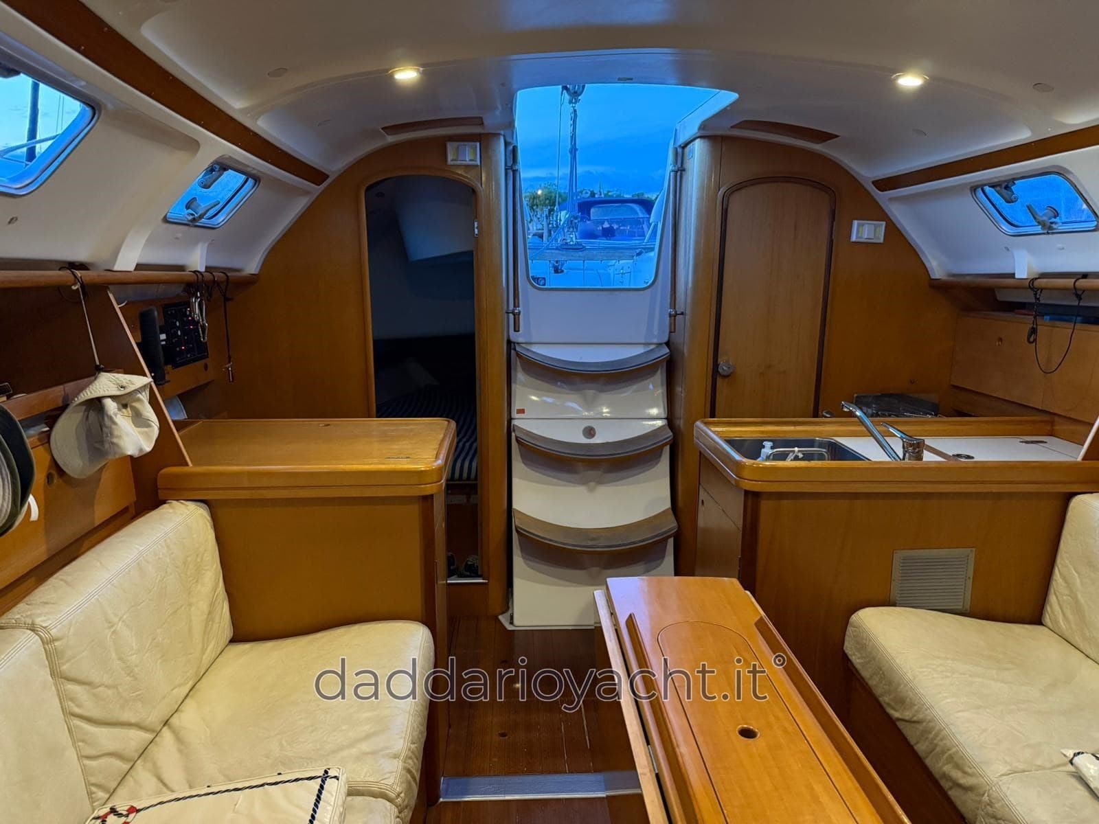 Beneteau First 33.7 - Deck View Beneteau First 33.7 - Deck View