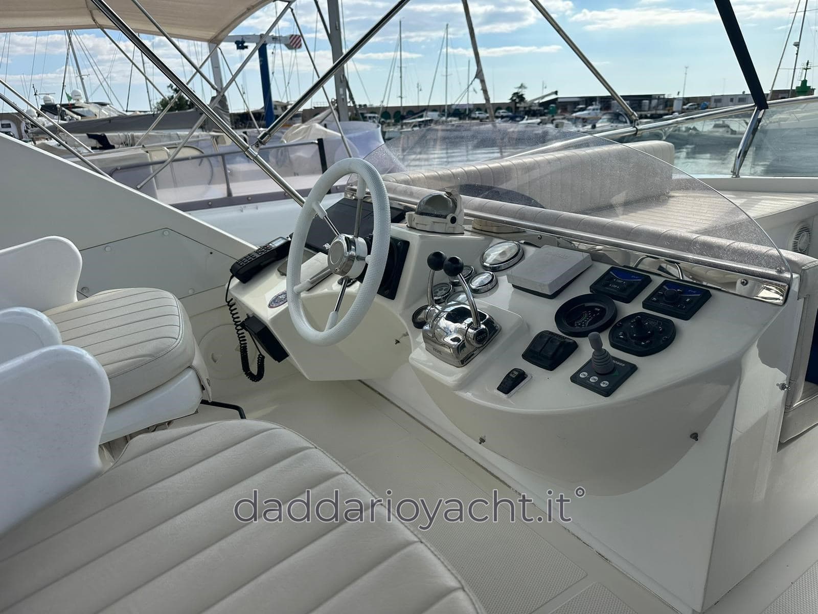 Viking Marine San Remo 465 - Interior View Viking Marine San Remo 465 - Interior View
