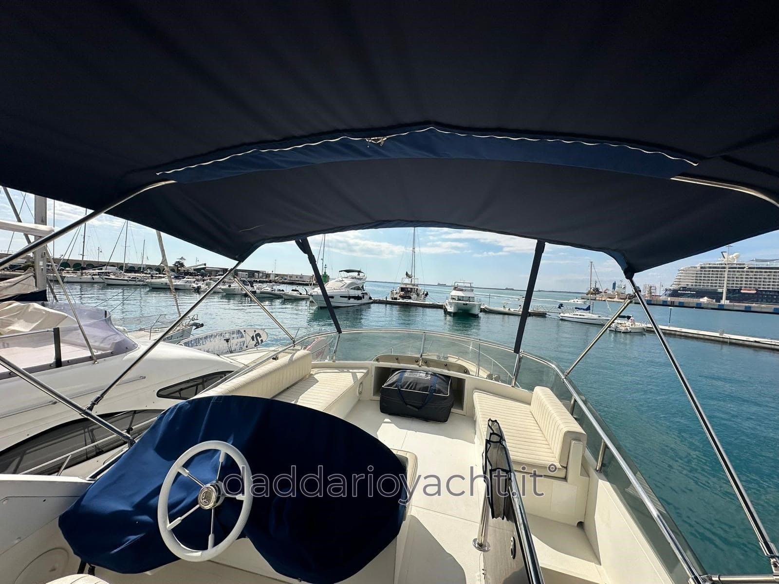 Viking Marine San Remo 465 - Deck View Viking Marine San Remo 465 - Deck View