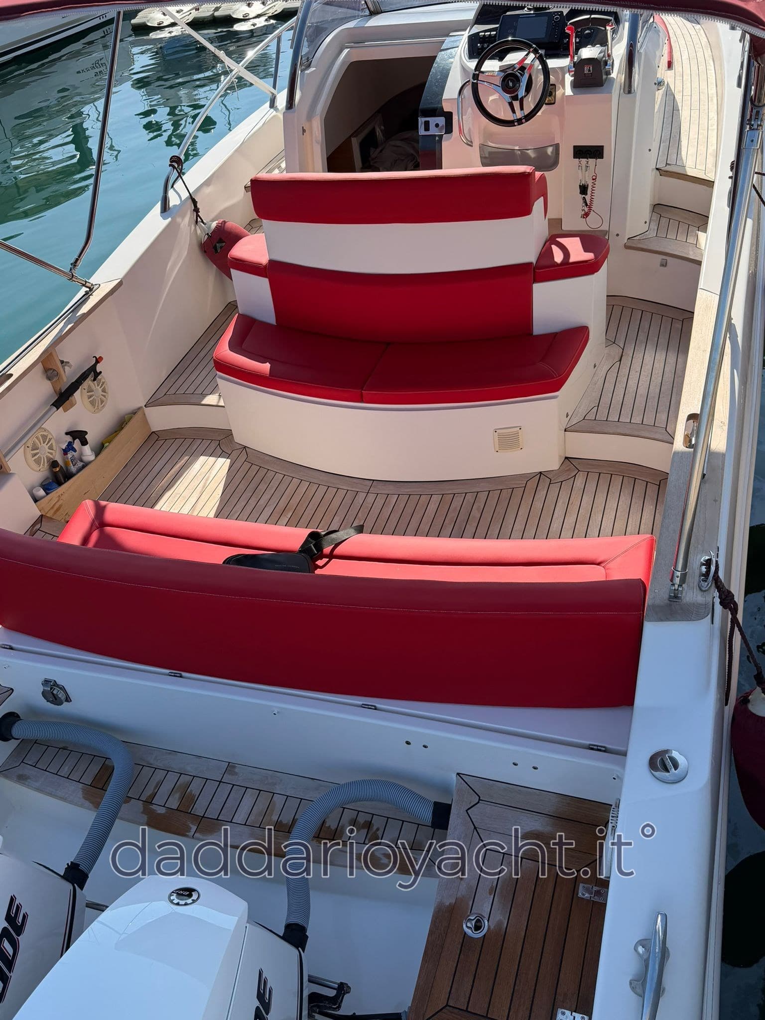 Capelli Cap 32 Wa - Deck View Capelli Cap 32 Wa - Deck View