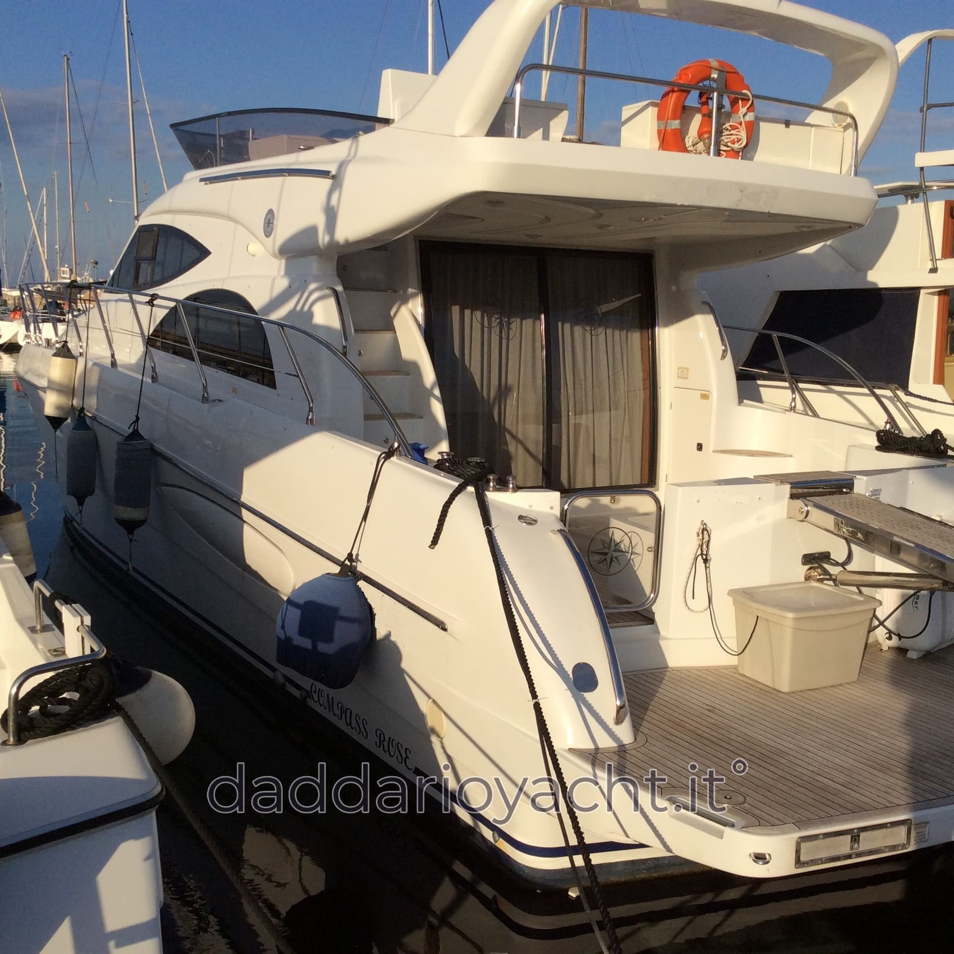 Raffaelli Compass Rose 15 M - Main View Raffaelli Compass Rose 15 M - Main View