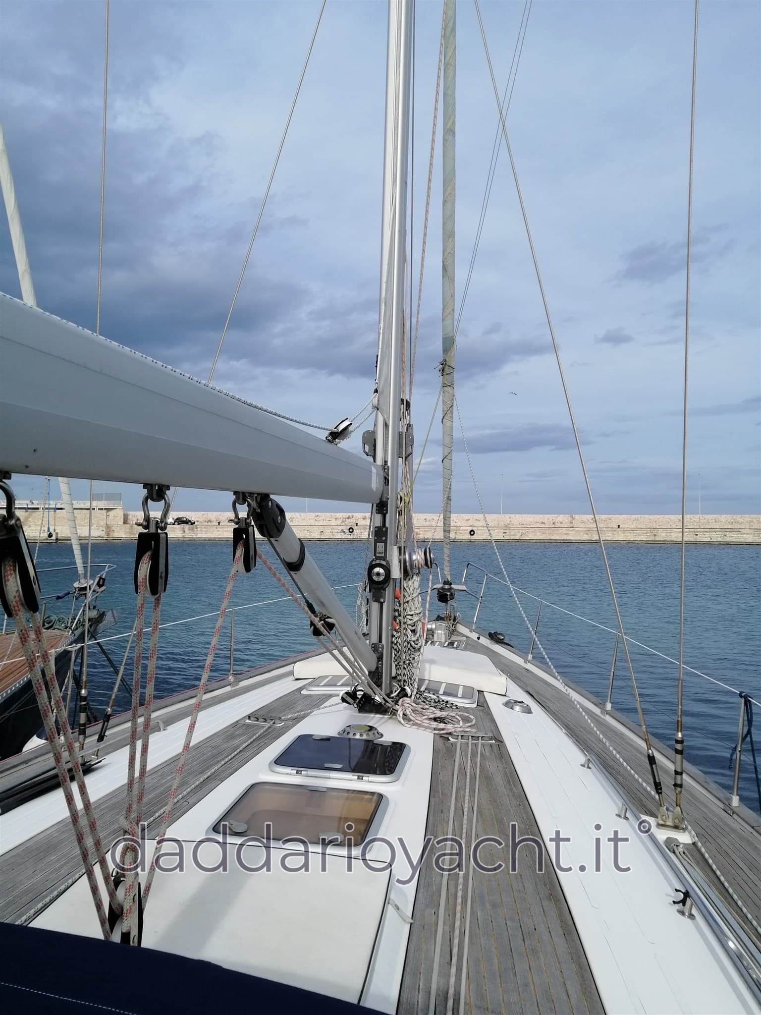 Bavaria 47 Cruiser - Deck View Bavaria 47 Cruiser - Deck View